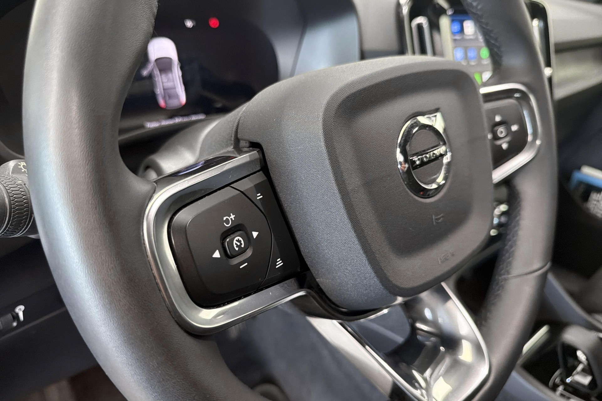 VOLVO C40 Recharge P8 Twin AWD Pure Electric Ultimate-image-10