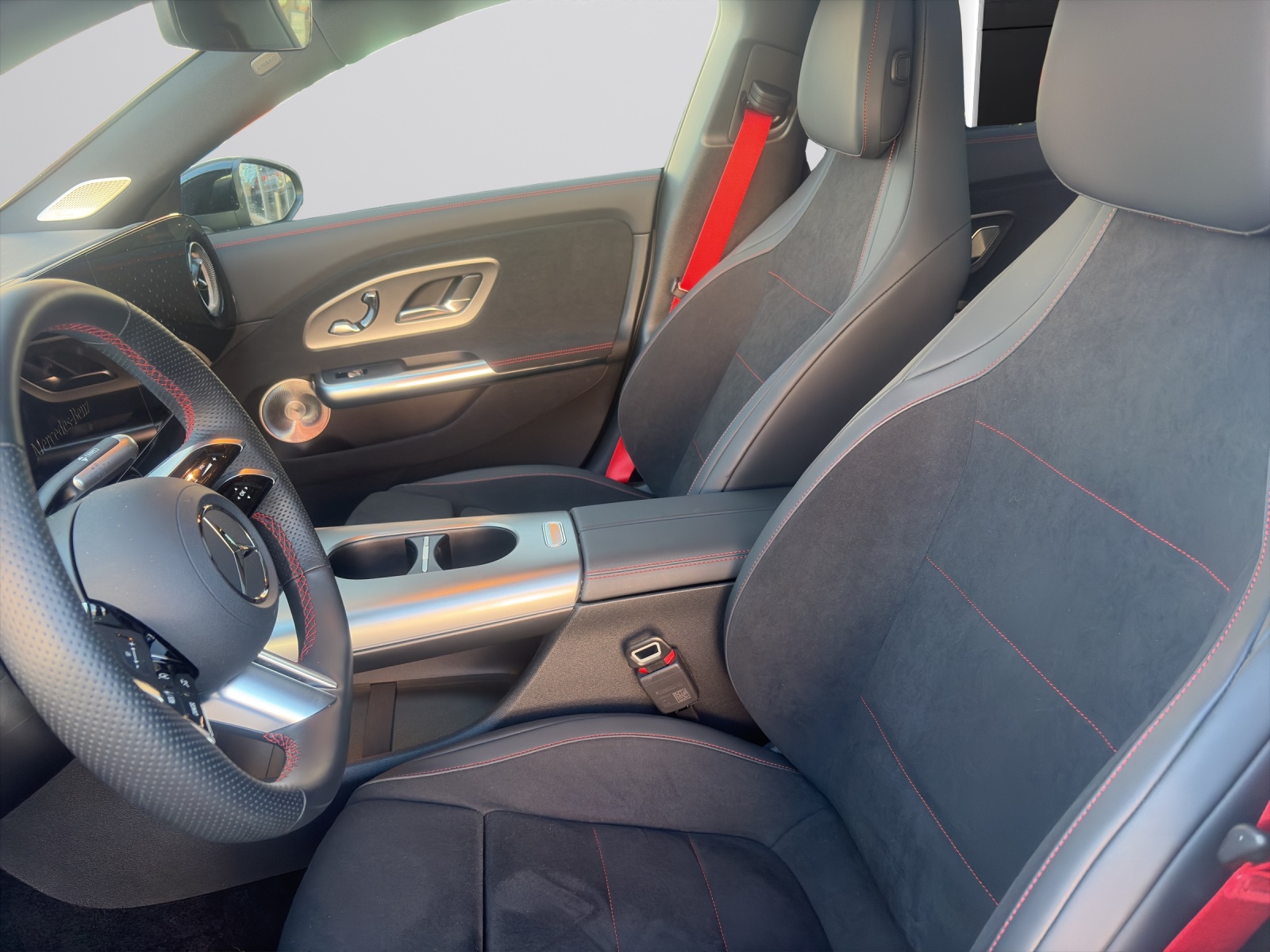 Image MERCEDES-BENZ CLA-350 CLA 350+ 85 kWh EQ