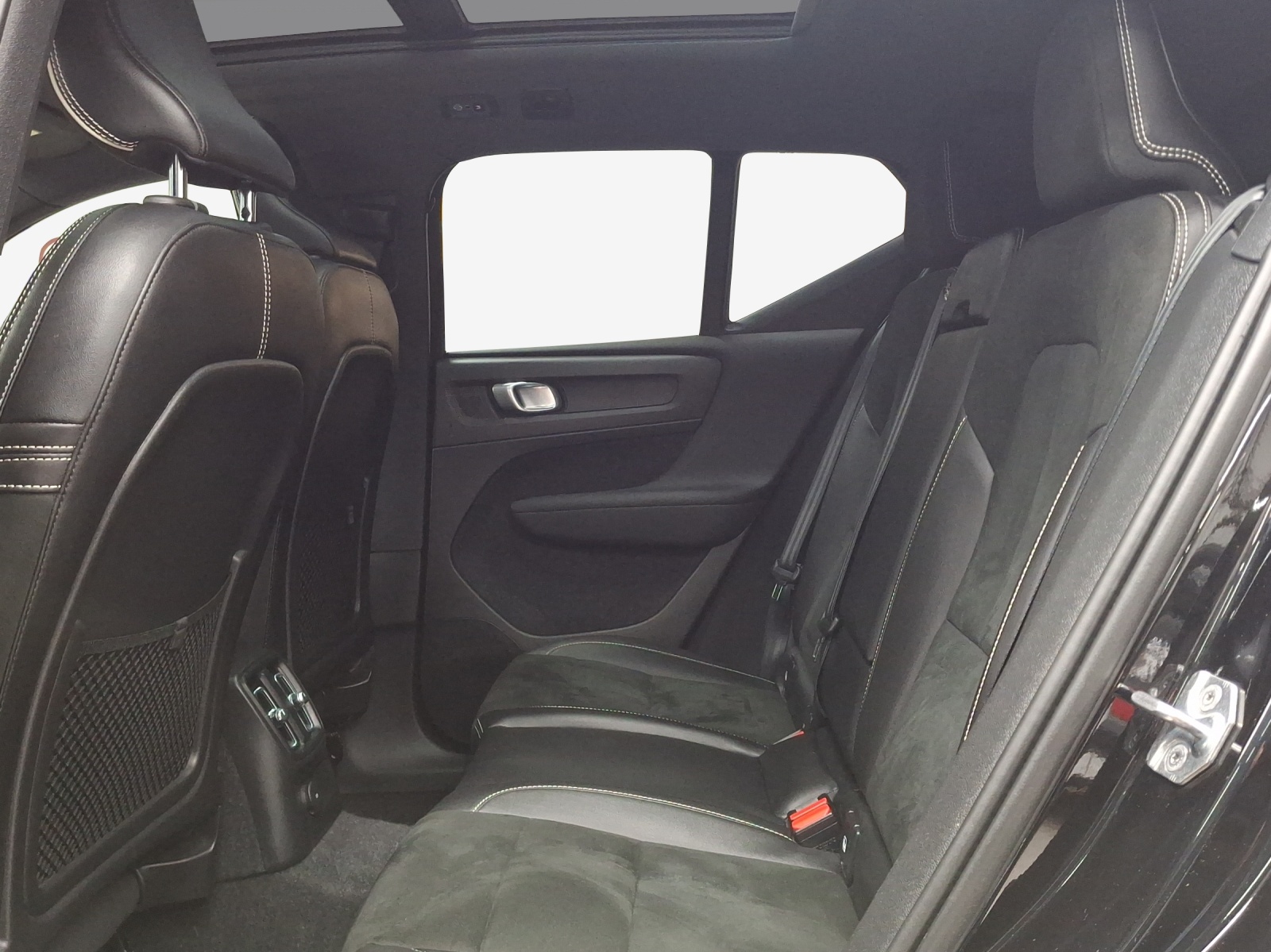 VOLVO XC40 T5 TwE R-Design DCT-image-12