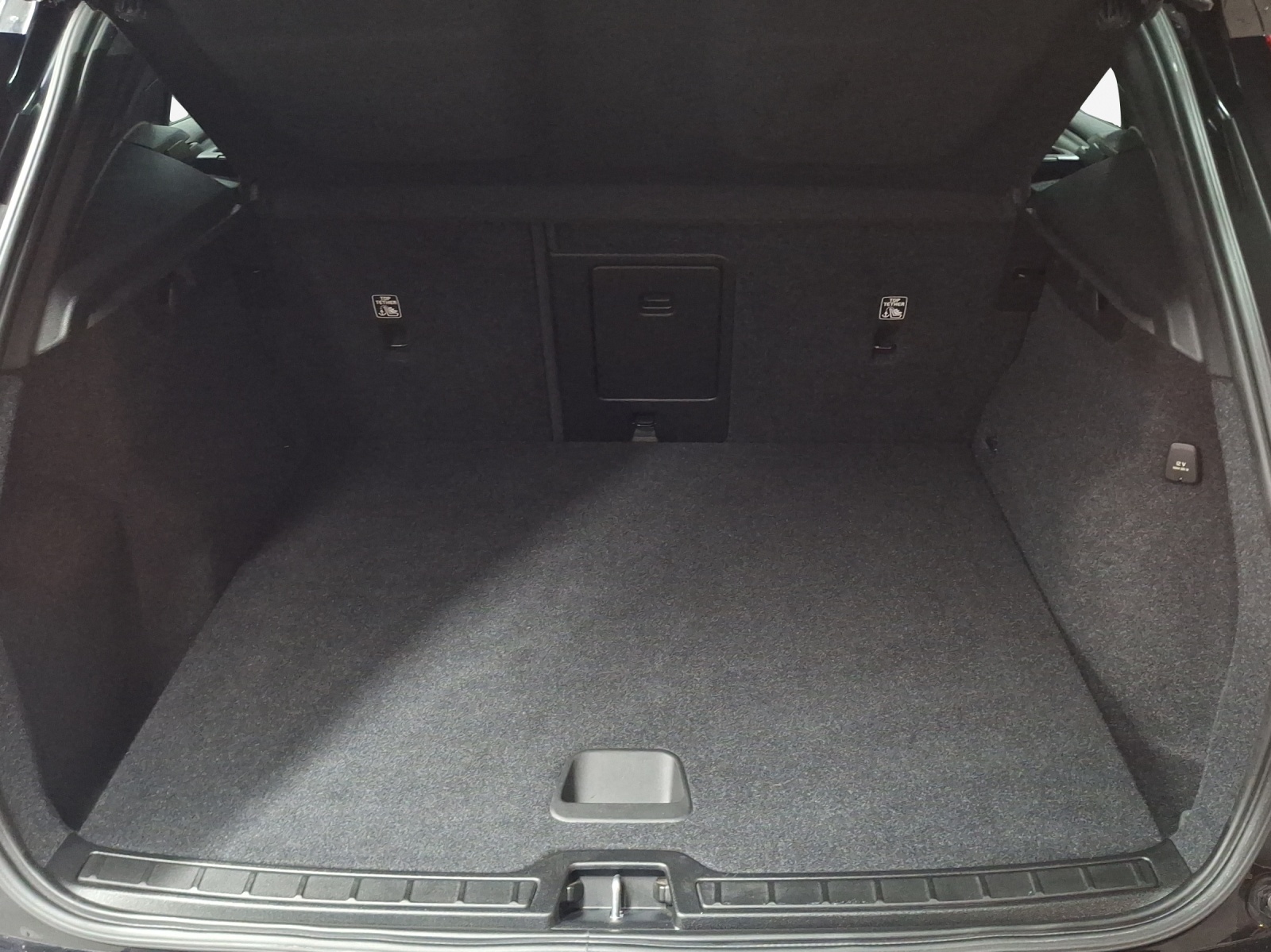 VOLVO XC40 T5 TwE R-Design DCT-image-13