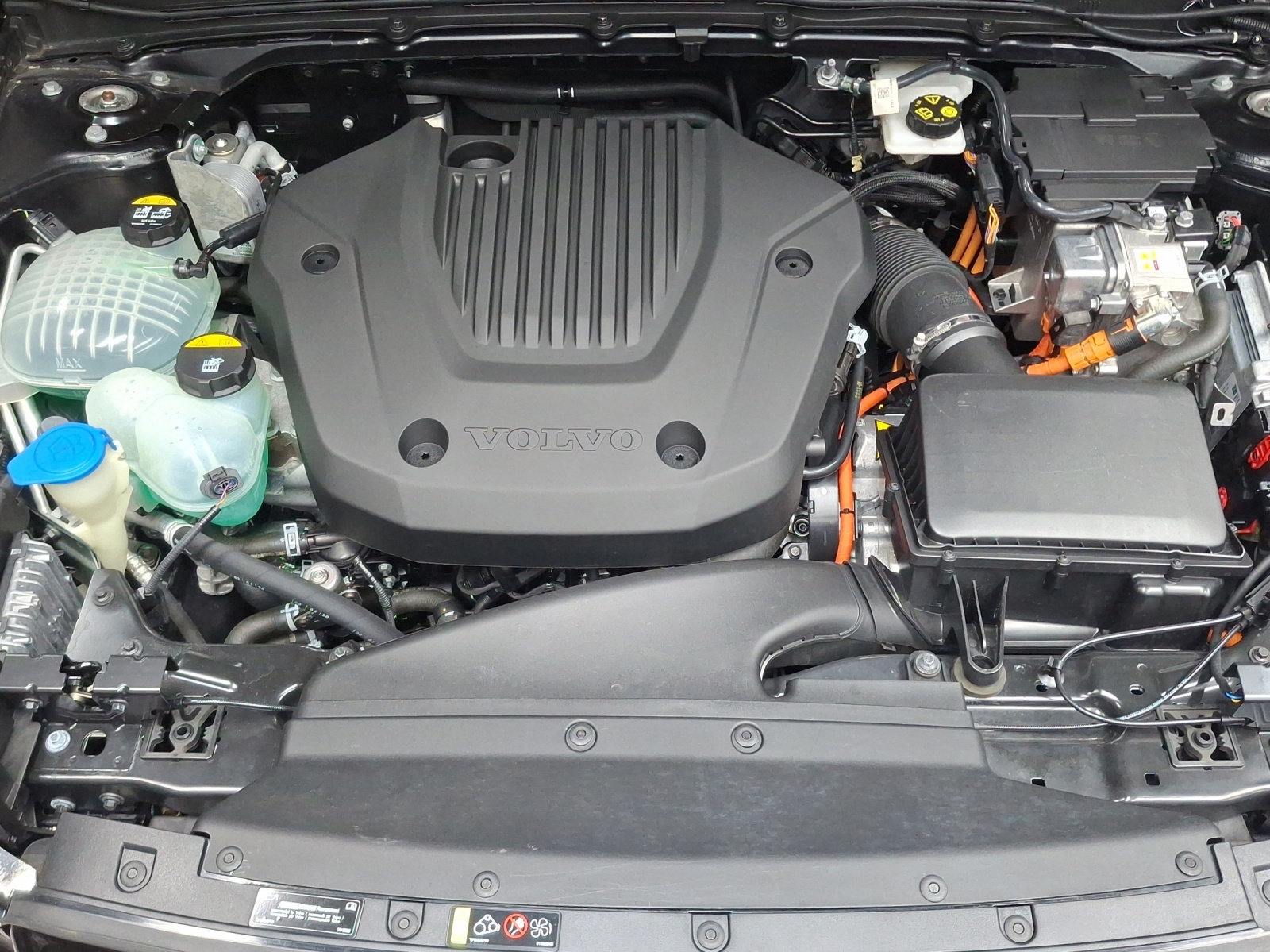 VOLVO XC40 T5 TwE R-Design DCT-image-14