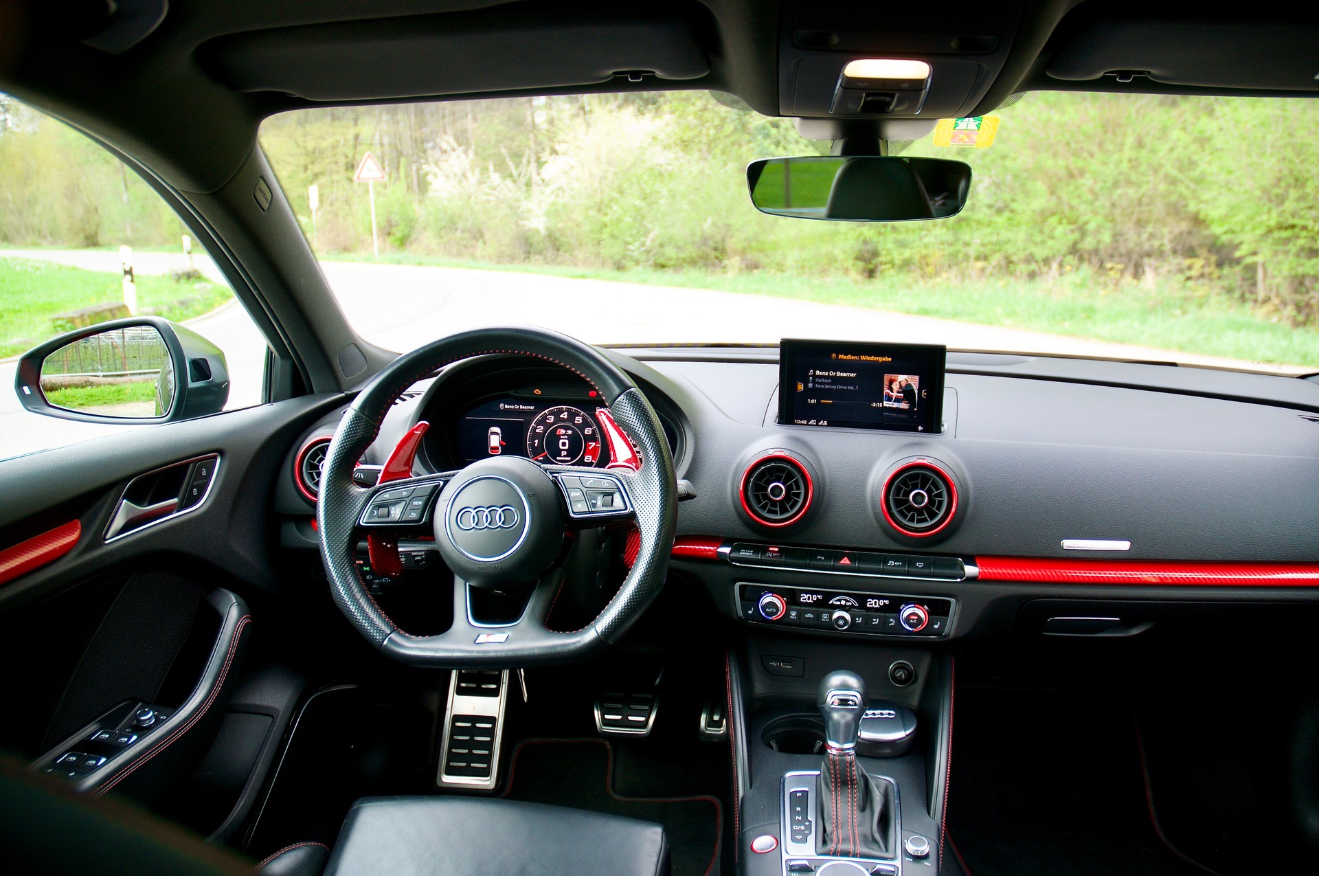 AUDI S3 Sportback 2.0 TFSI quattro S-tronic-image-2