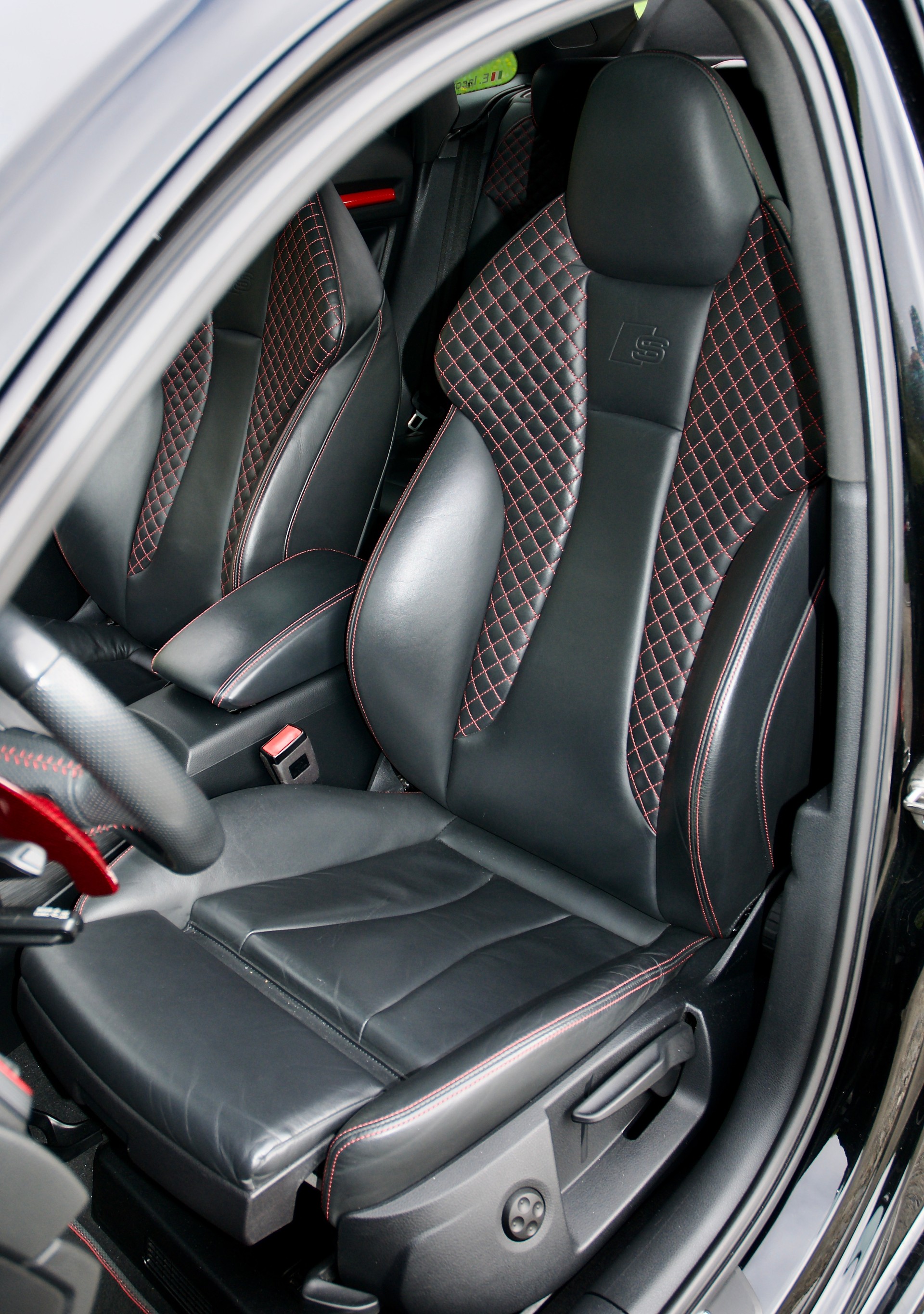 AUDI S3 Sportback 2.0 TFSI quattro S-tronic-image-3