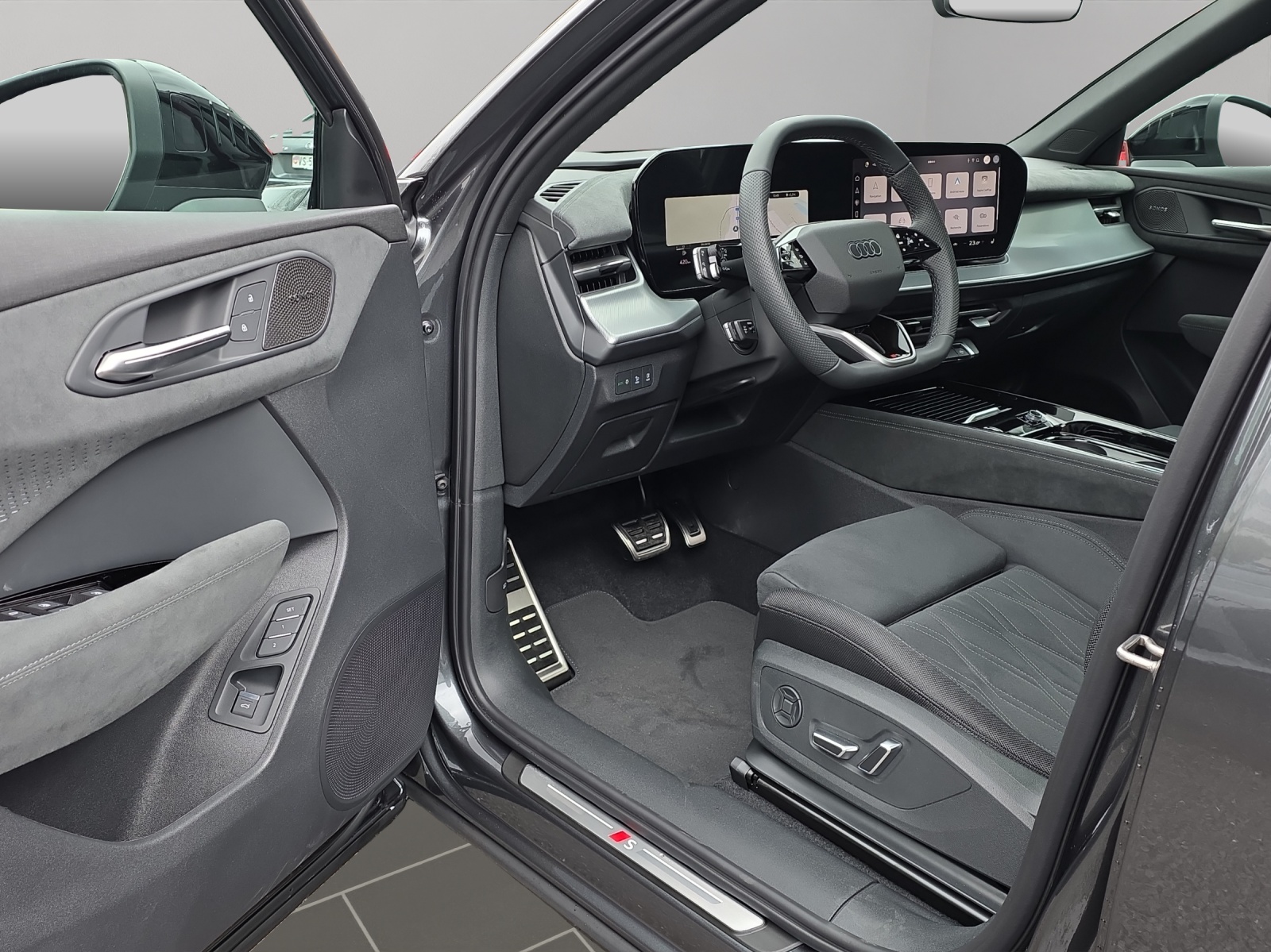 AUDI Q3 Sportback TFSI quattro 195 kW S tronic-image-4