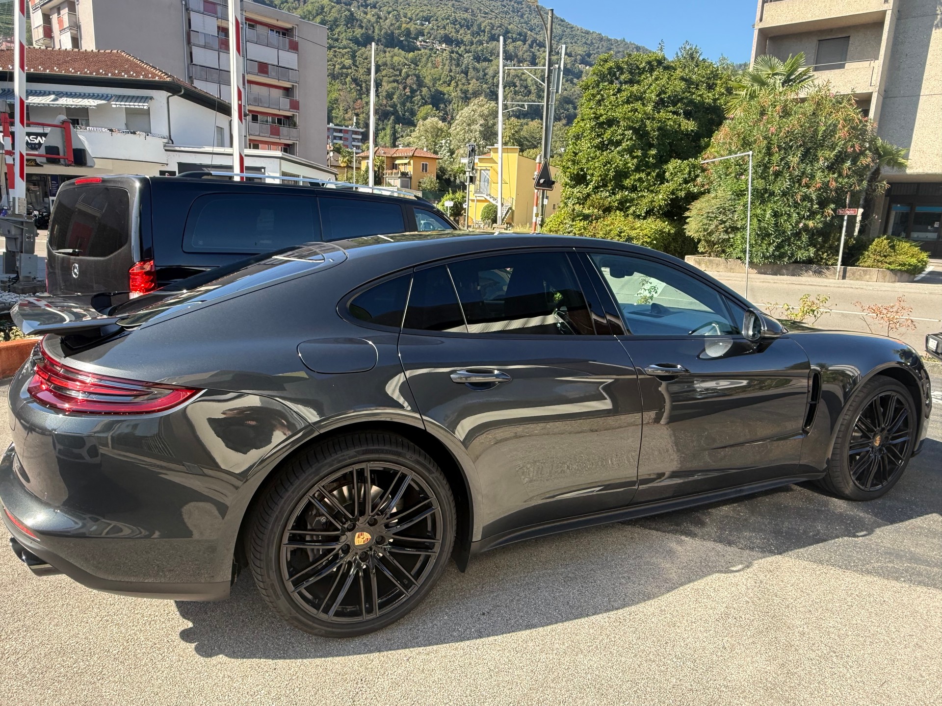 PORSCHE Panamera 4 PDK-image-2