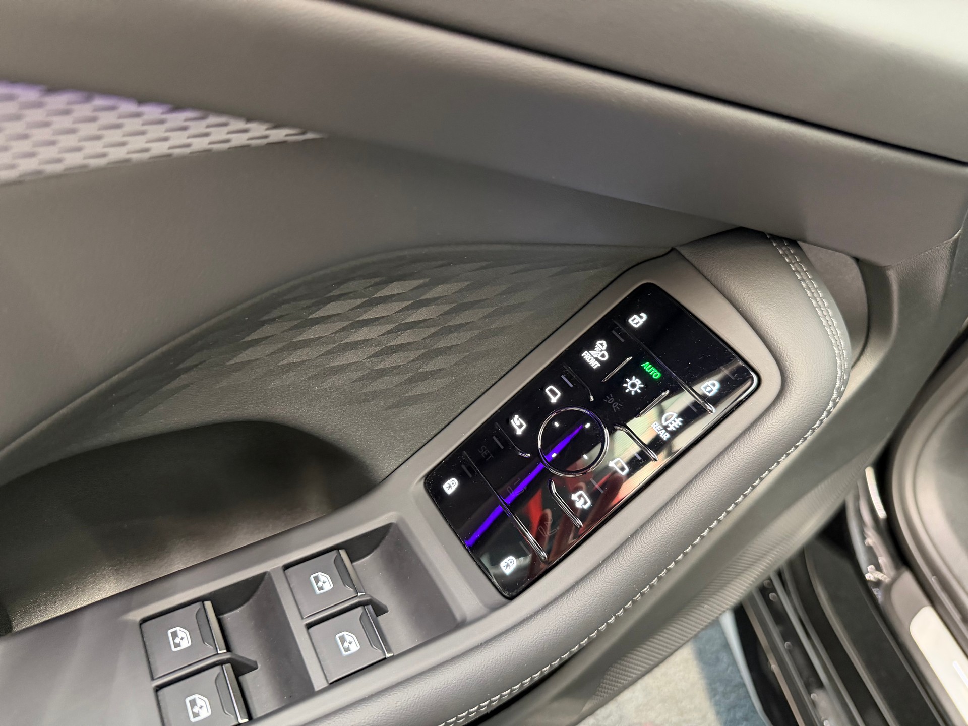 AUDI A5 Avant TDI quattro 150 kW S tronic-image-10