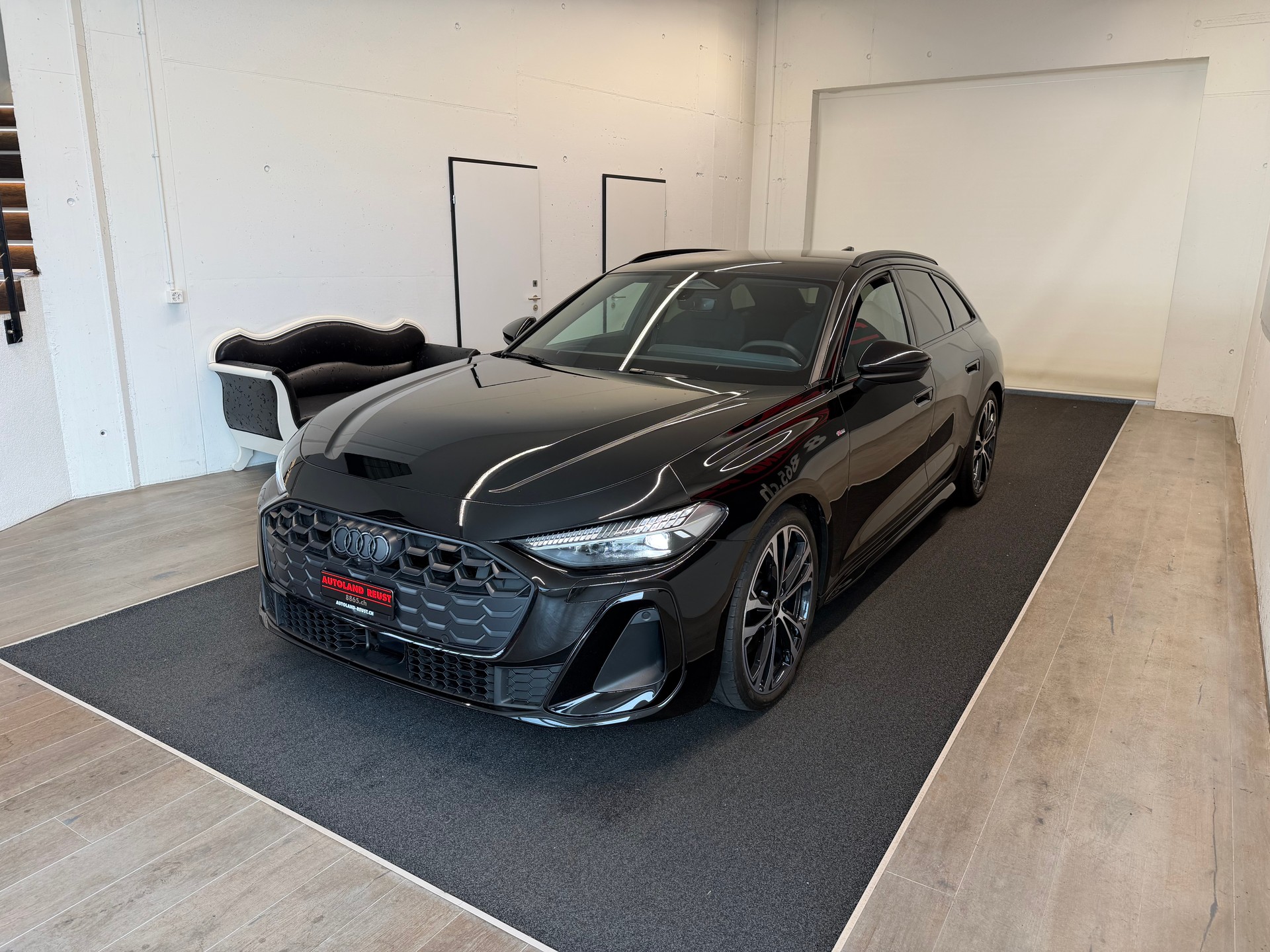 AUDI A5 Avant TDI quattro 150 kW S tronic-image-2