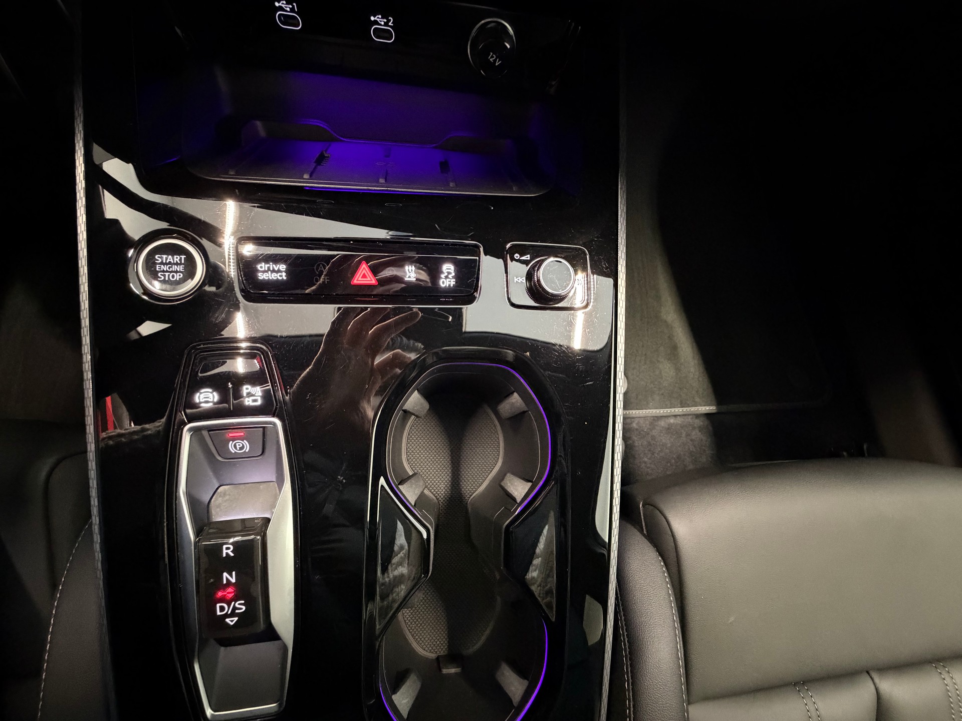 AUDI A5 Avant TDI quattro 150 kW S tronic-image-18