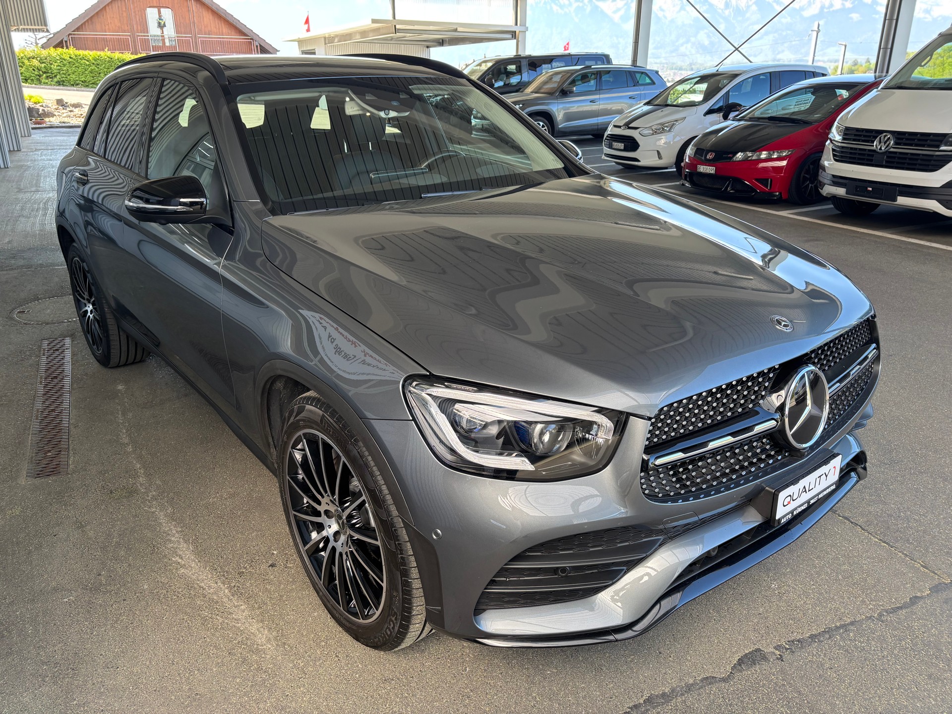 MERCEDES-BENZ GLC 300 d AMG Line 4Matic 9G-Tronic mit AHK-showroom-element-1