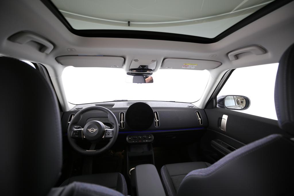 MINI Countryman U25 SE ALL4-image-3