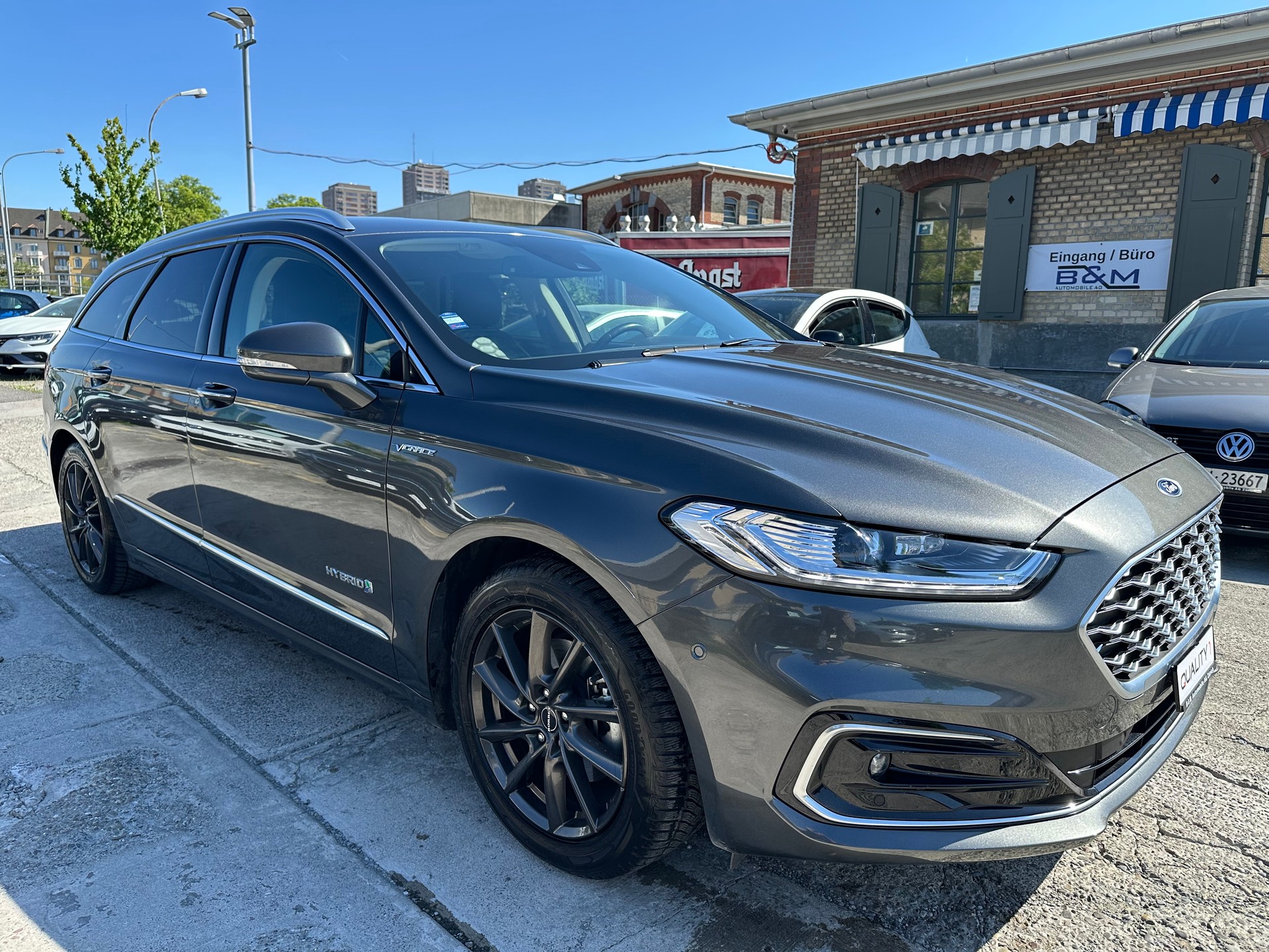 FORD Mondeo 2.0 Vignale HEV eCVT-image-2
