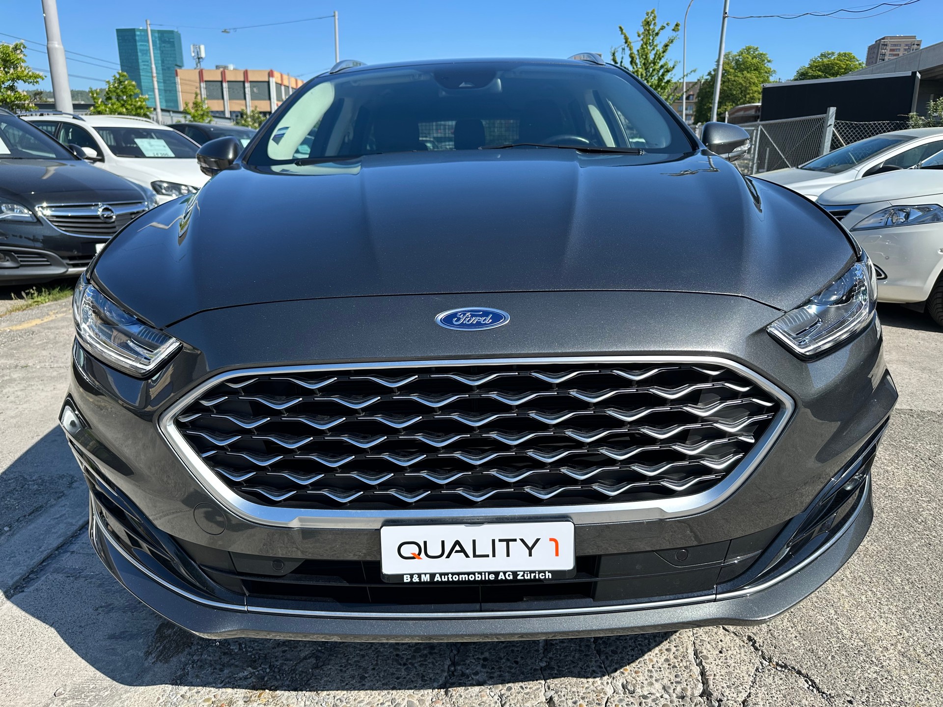 FORD Mondeo 2.0 Vignale HEV eCVT-image-1