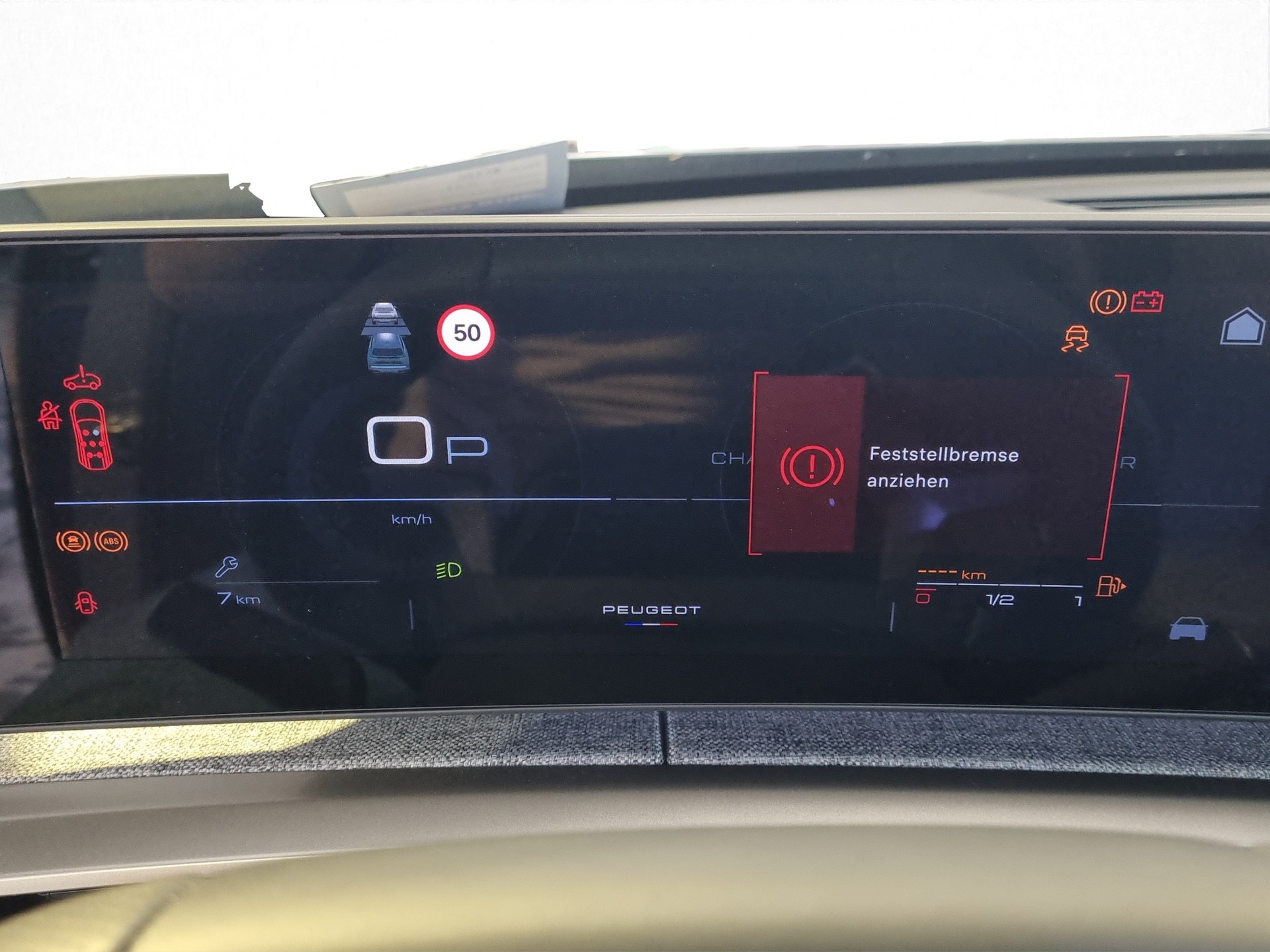 PEUGEOT 5008 145 Hybrid GT 7-Plätzer Pano-image-14