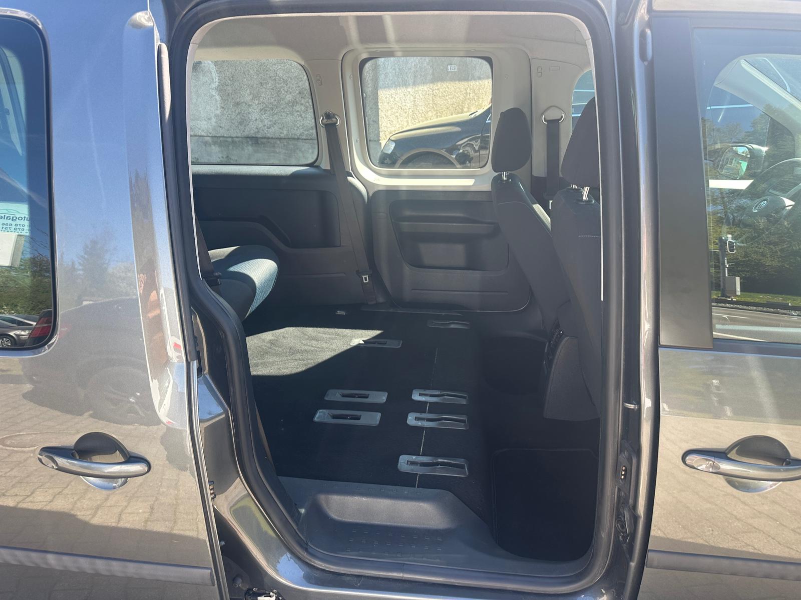 VW Caddy Maxi 2.0 TDI Trendline 4Motion-image-13