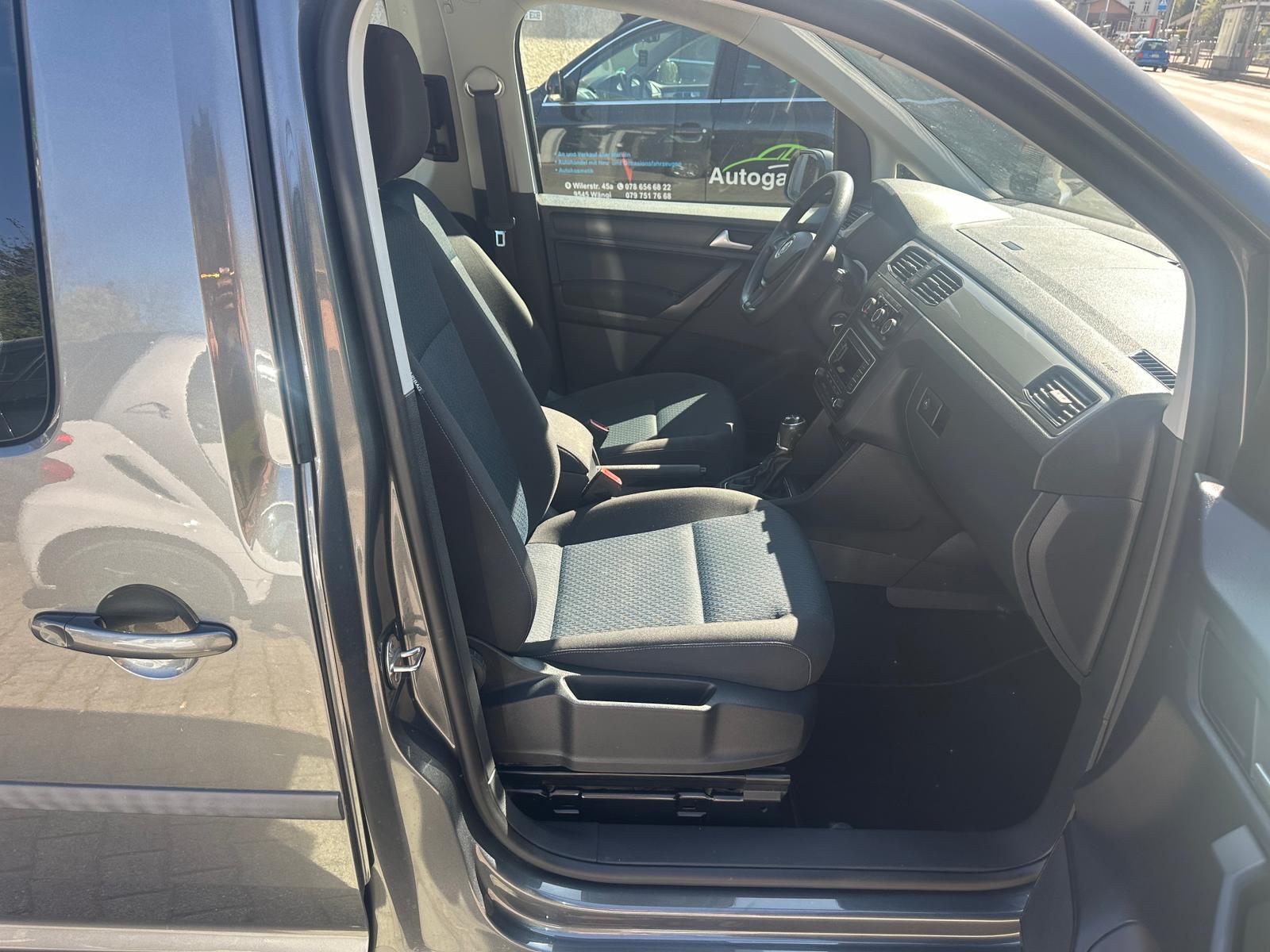 VW Caddy Maxi 2.0 TDI Trendline 4Motion-image-14