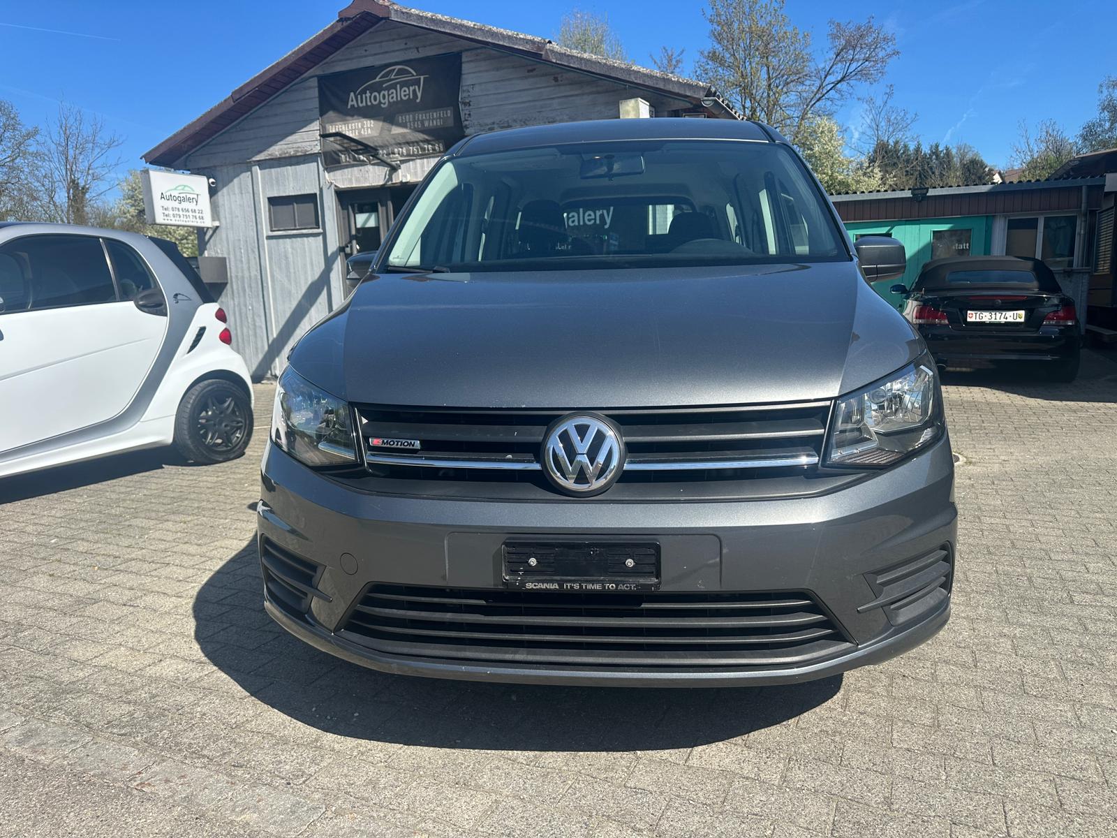 VW Caddy Maxi 2.0 TDI Trendline 4Motion-image-1