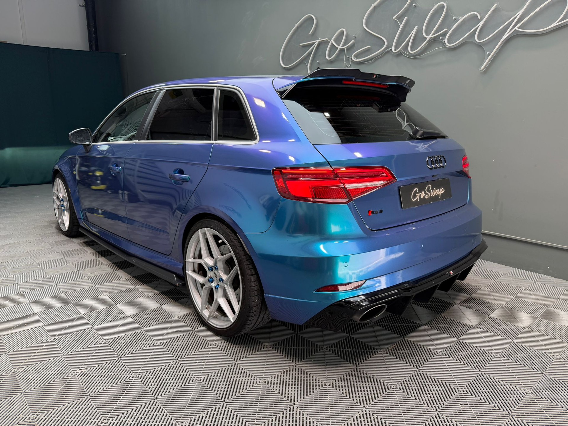 AUDI RS3 Sportback 2.5 TSI quattro S-tronic-image-9