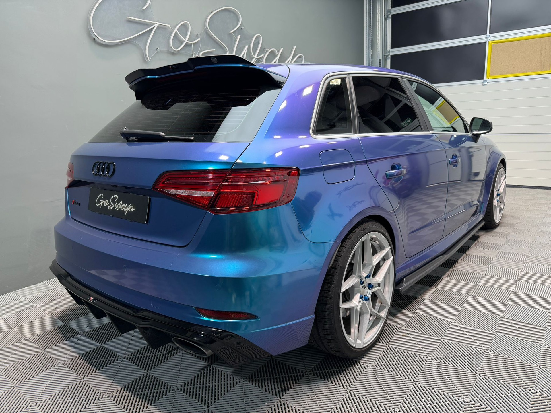 AUDI RS3 Sportback 2.5 TSI quattro S-tronic-image-6