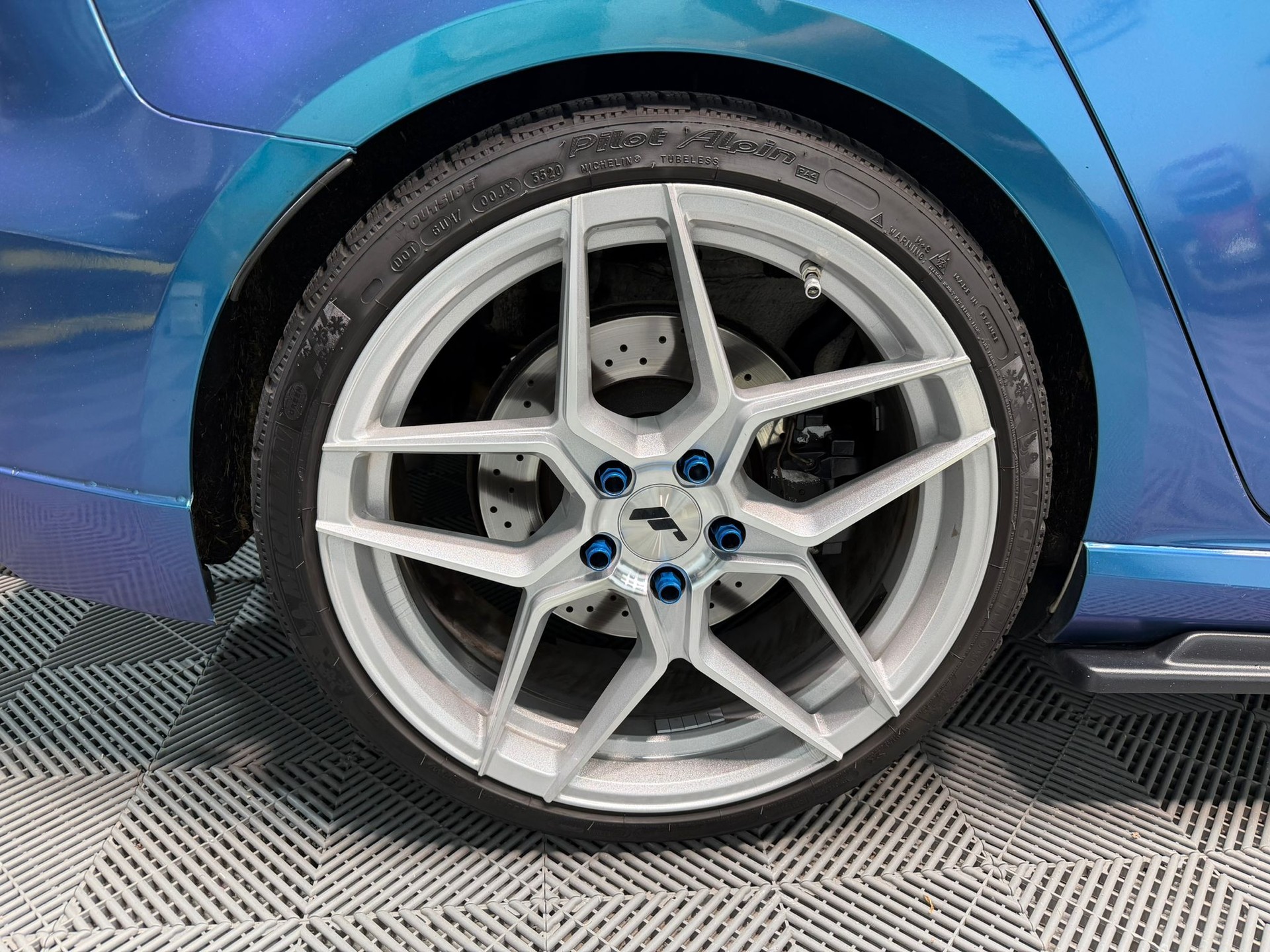AUDI RS3 Sportback 2.5 TSI quattro S-tronic-image-25
