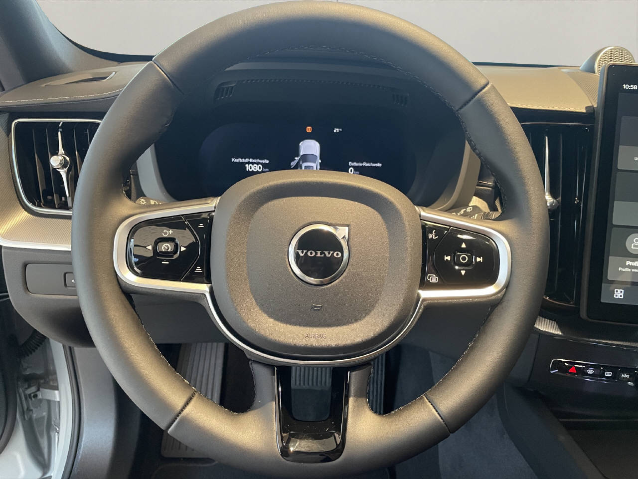 VOLVO XC60 2.0 T8 TE Black Edition eAWD-image-8