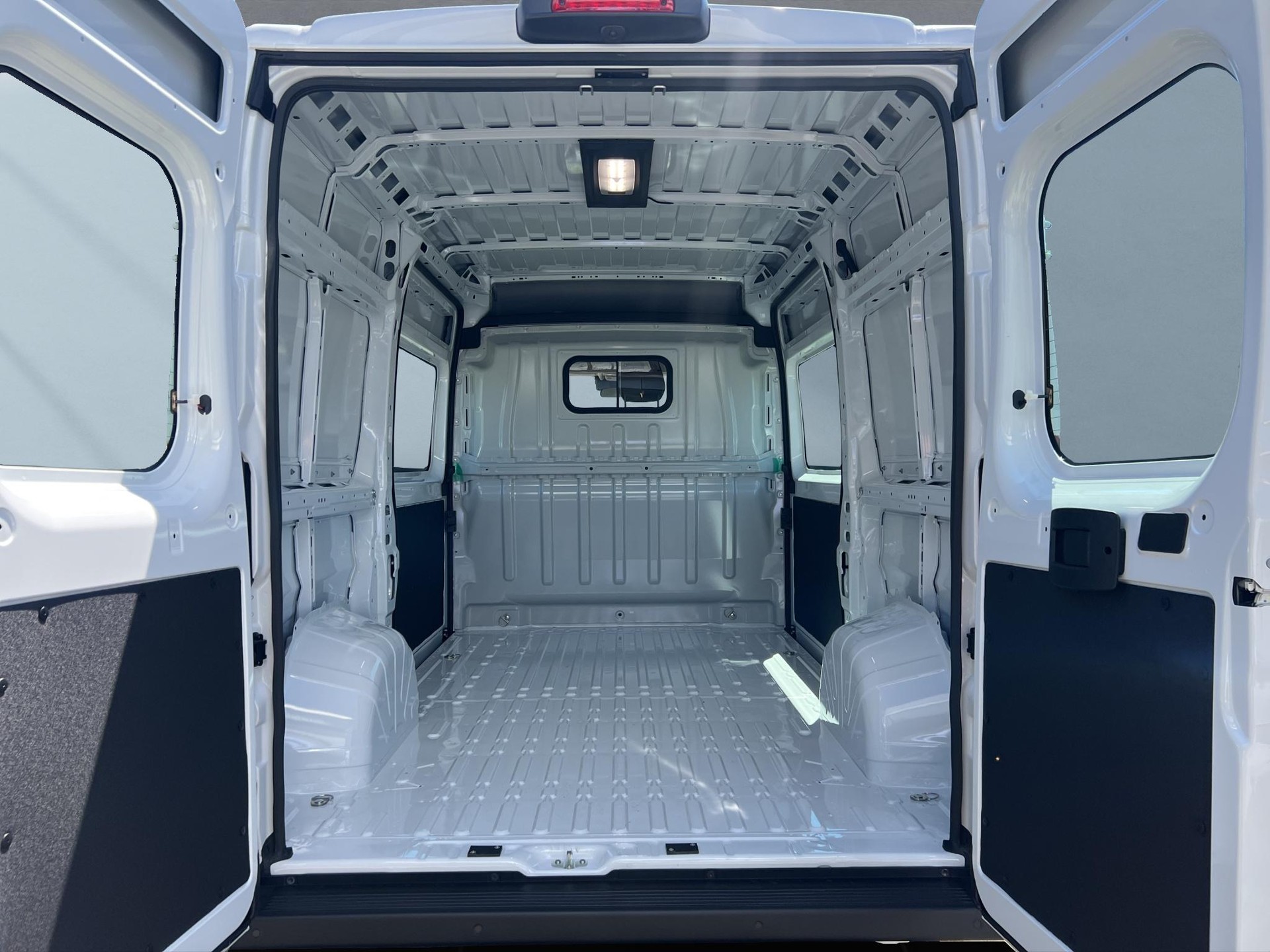 TOYOTA PROACE MAX Van 3.5 L2H2 2.2 D Active-image-6