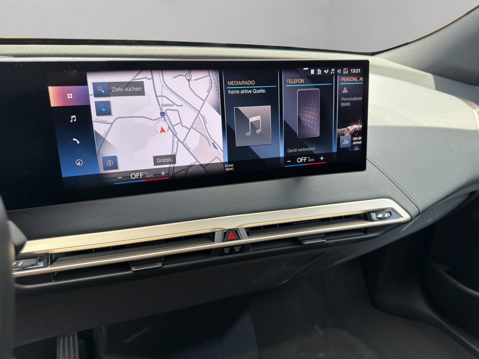BMW iX xDrive50-image-15