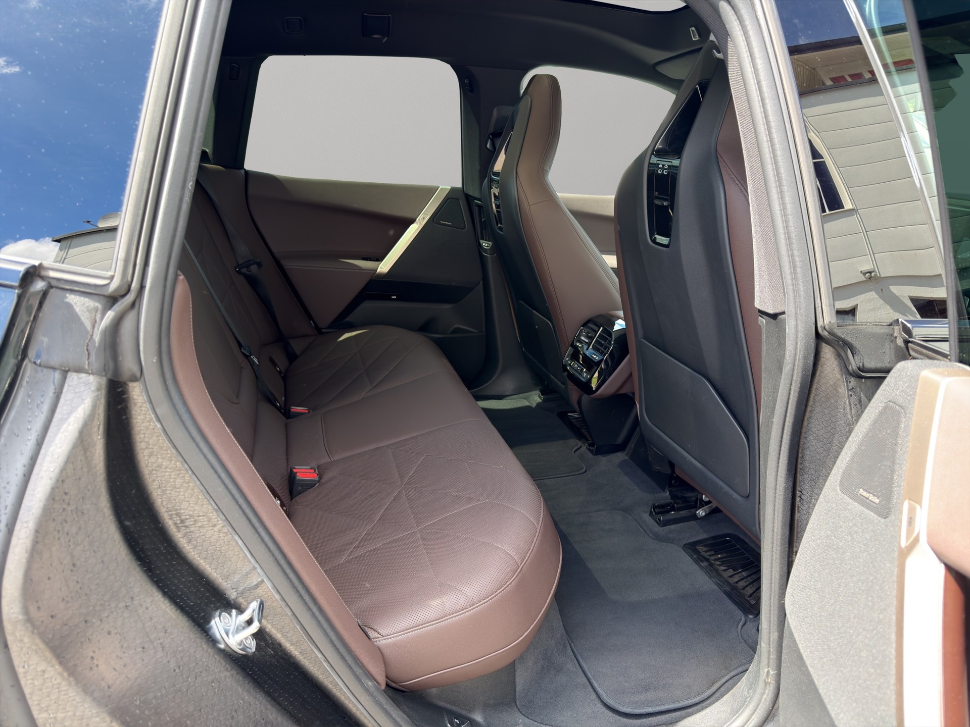 BMW iX xDrive50-image-18