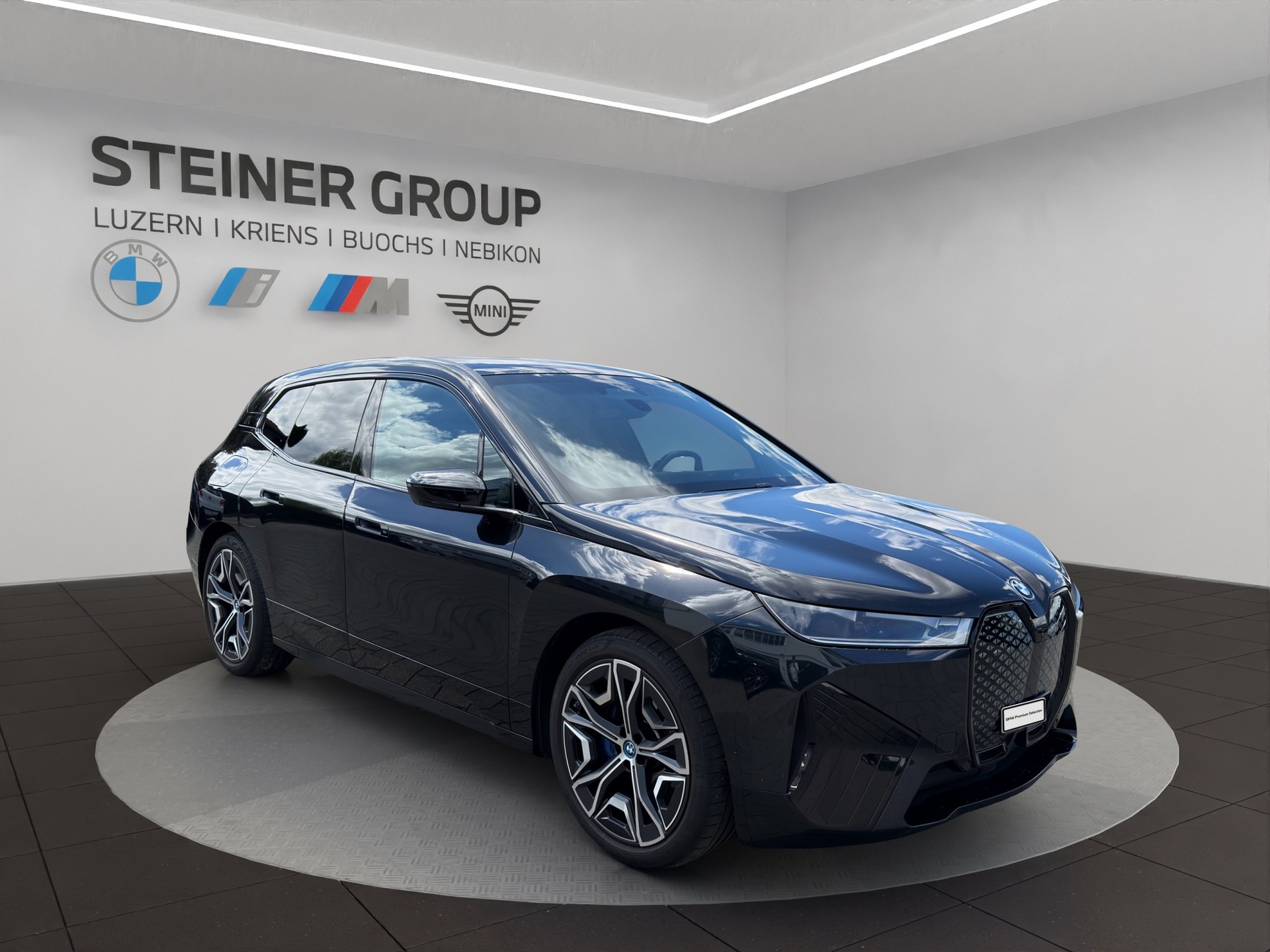 BMW iX xDrive50-showroom-element-3