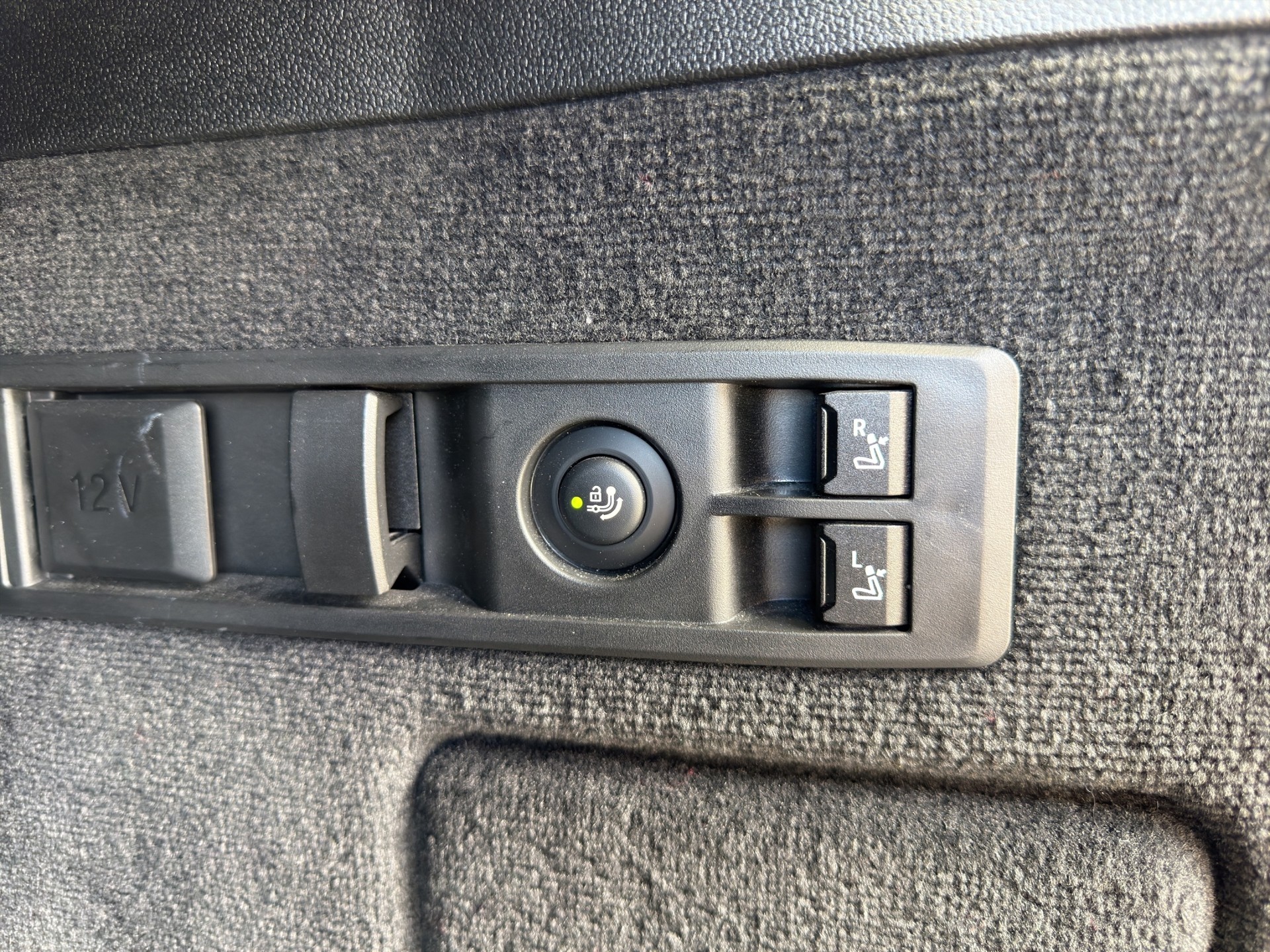 BMW iX xDrive50-image-24