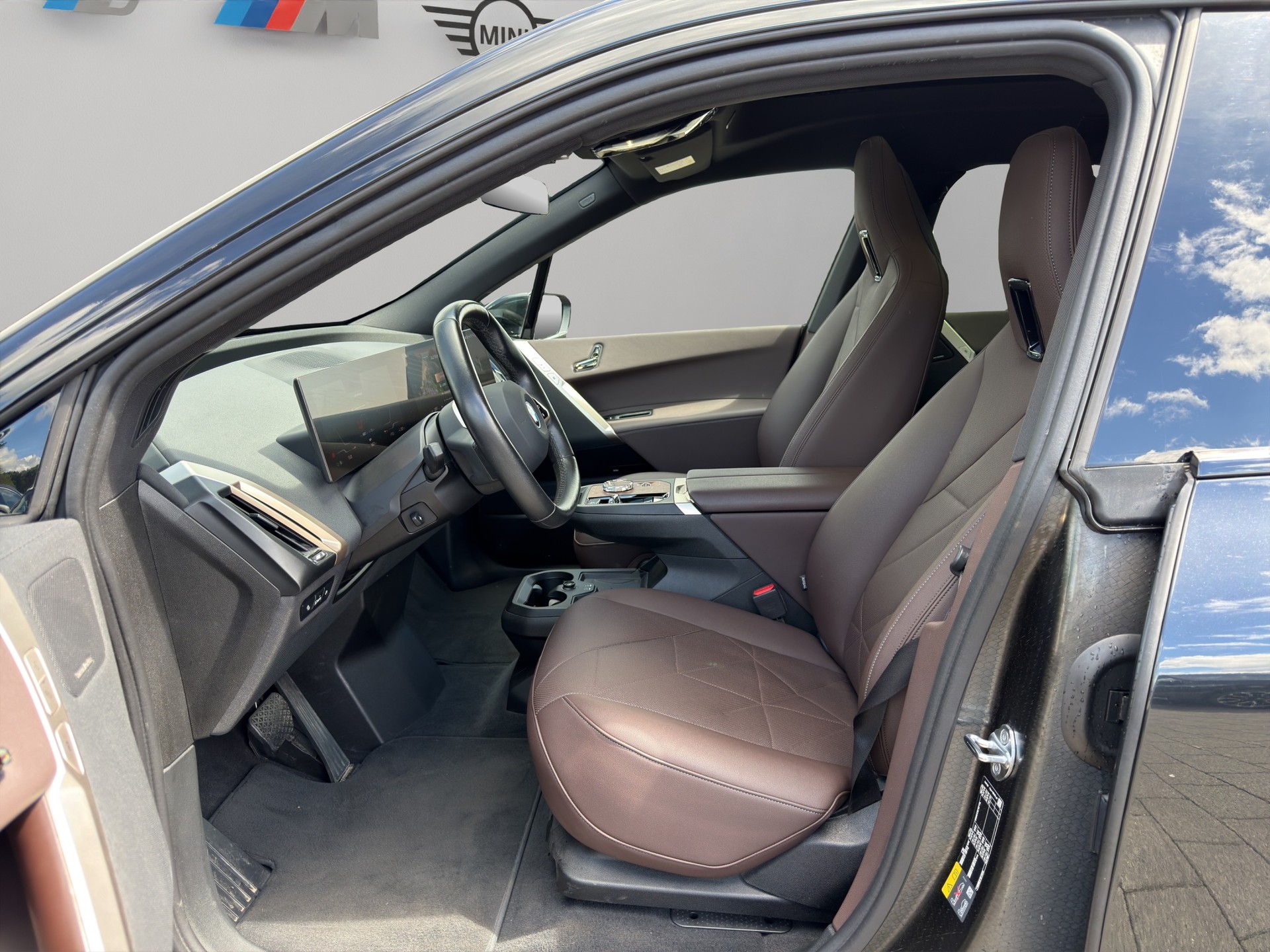 BMW iX xDrive50-image-16
