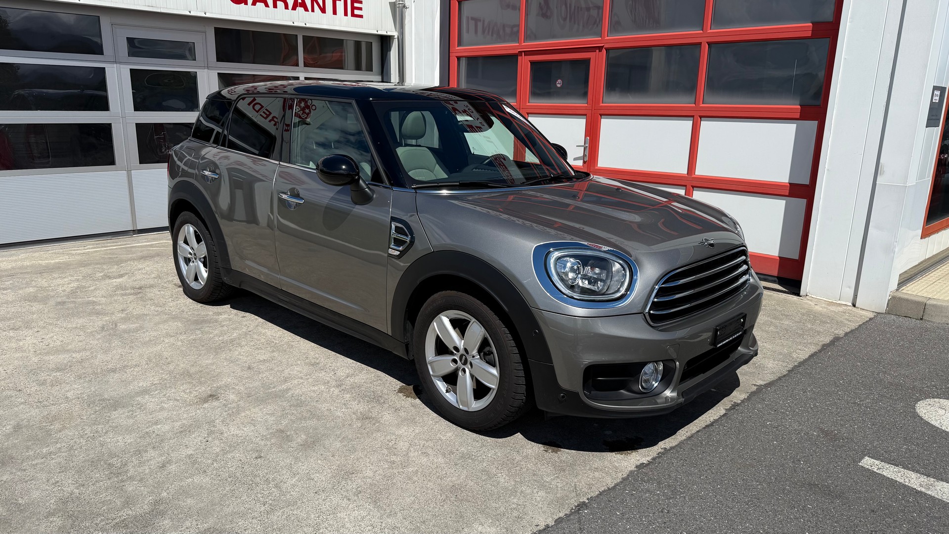 MINI Countryman Cooper FWD Steptronic DKG-image-2