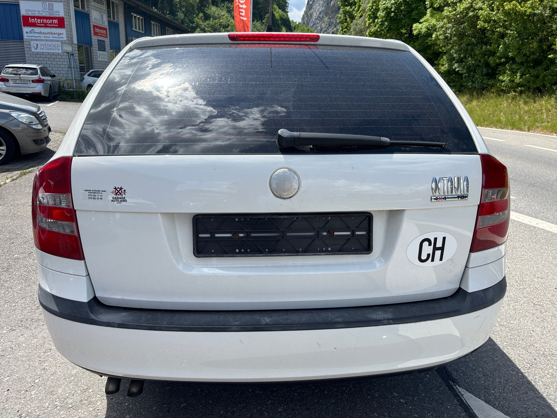 SKODA Octavia 1.9 TDI Adventure 4x4-image-4