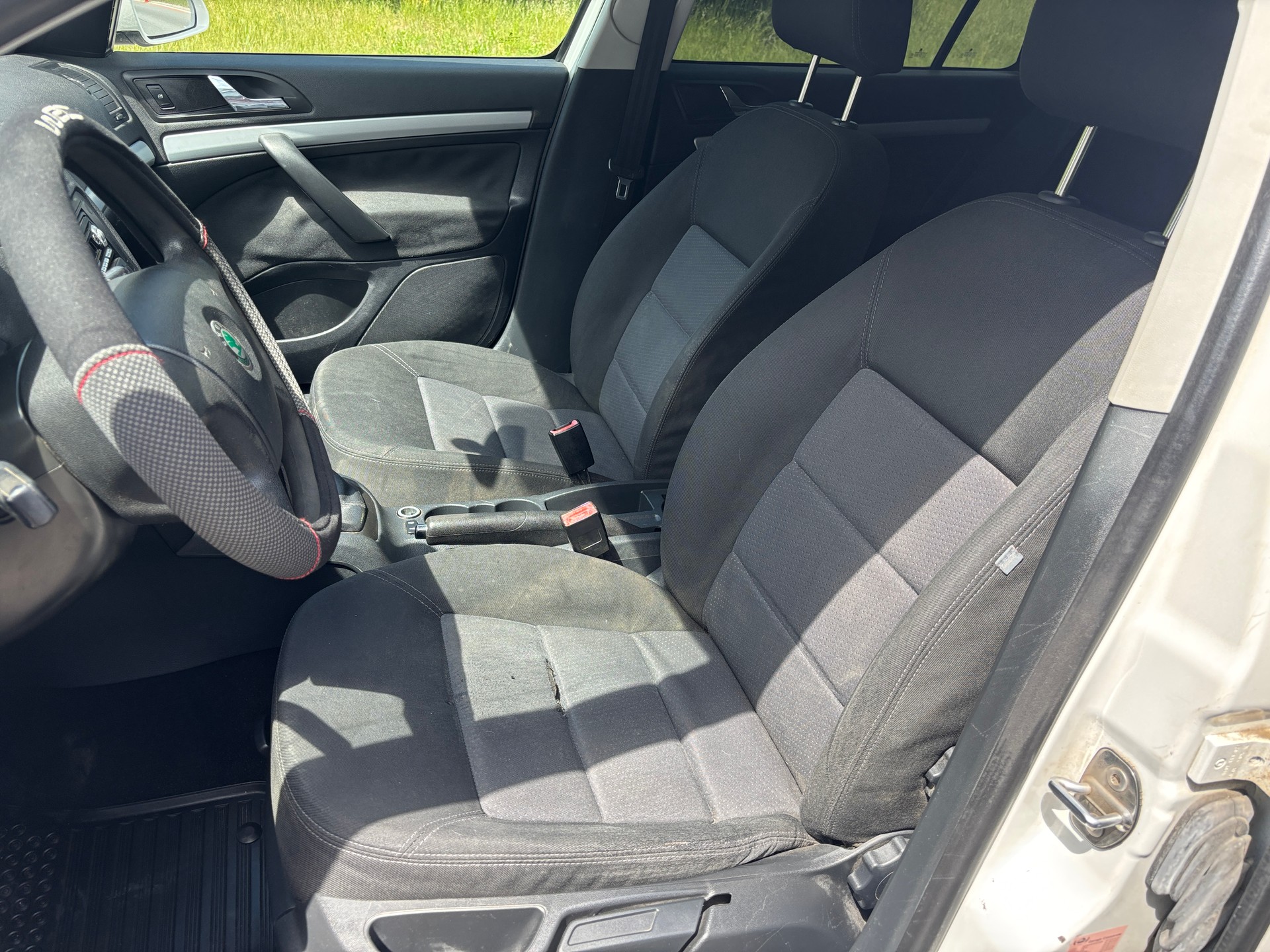 SKODA Octavia 1.9 TDI Adventure 4x4-image-8