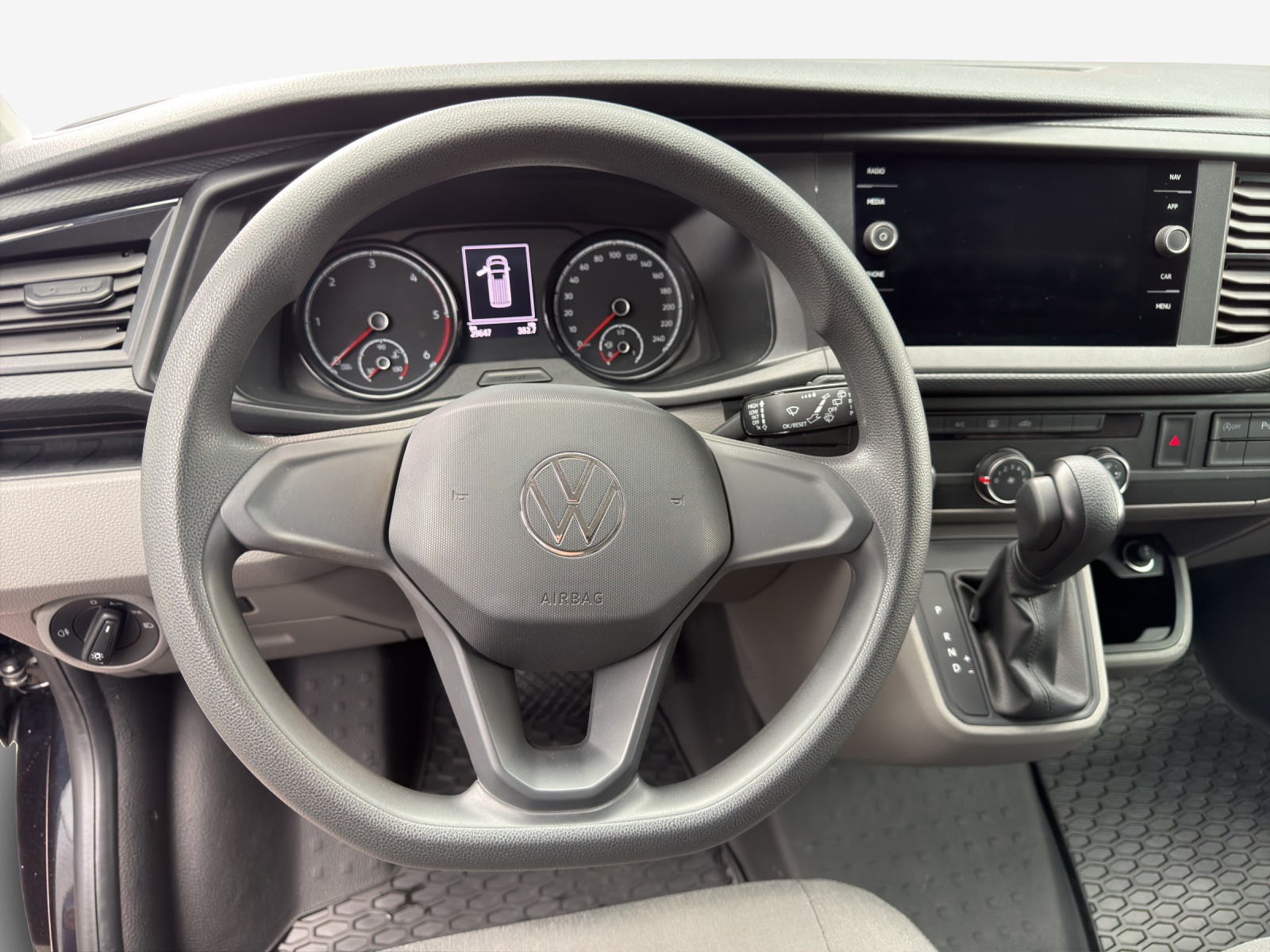 VW T6.1 2.0 TDI DSG-image-9