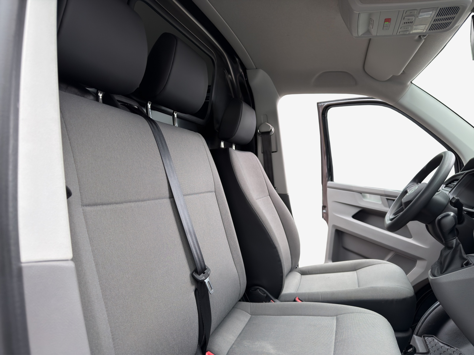 VW T6.1 2.0 TDI DSG-image-11