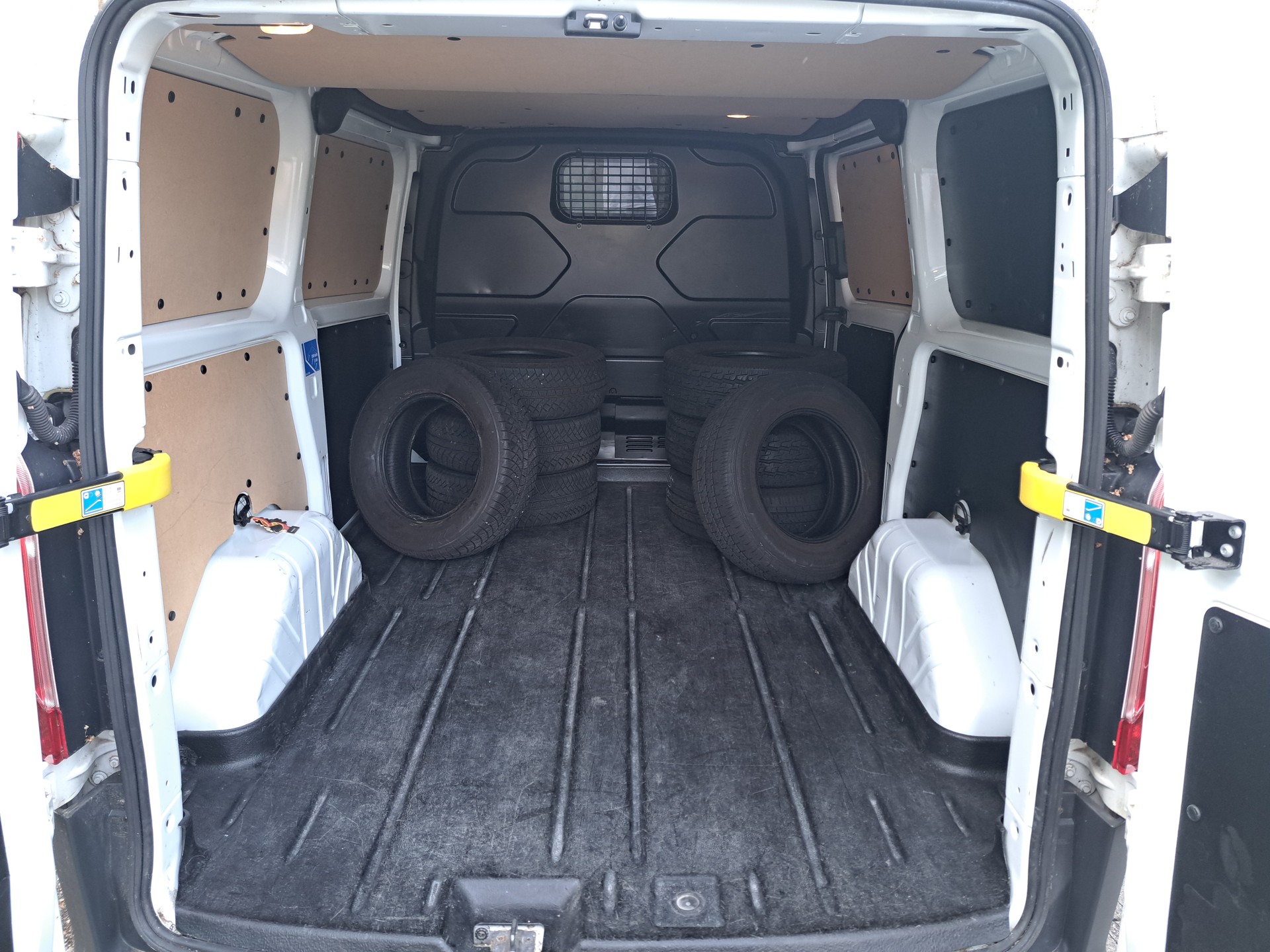 FORD TRANSIT CUSTOM 2.2 TDCi 100 Ambiente, L2H1-image-11