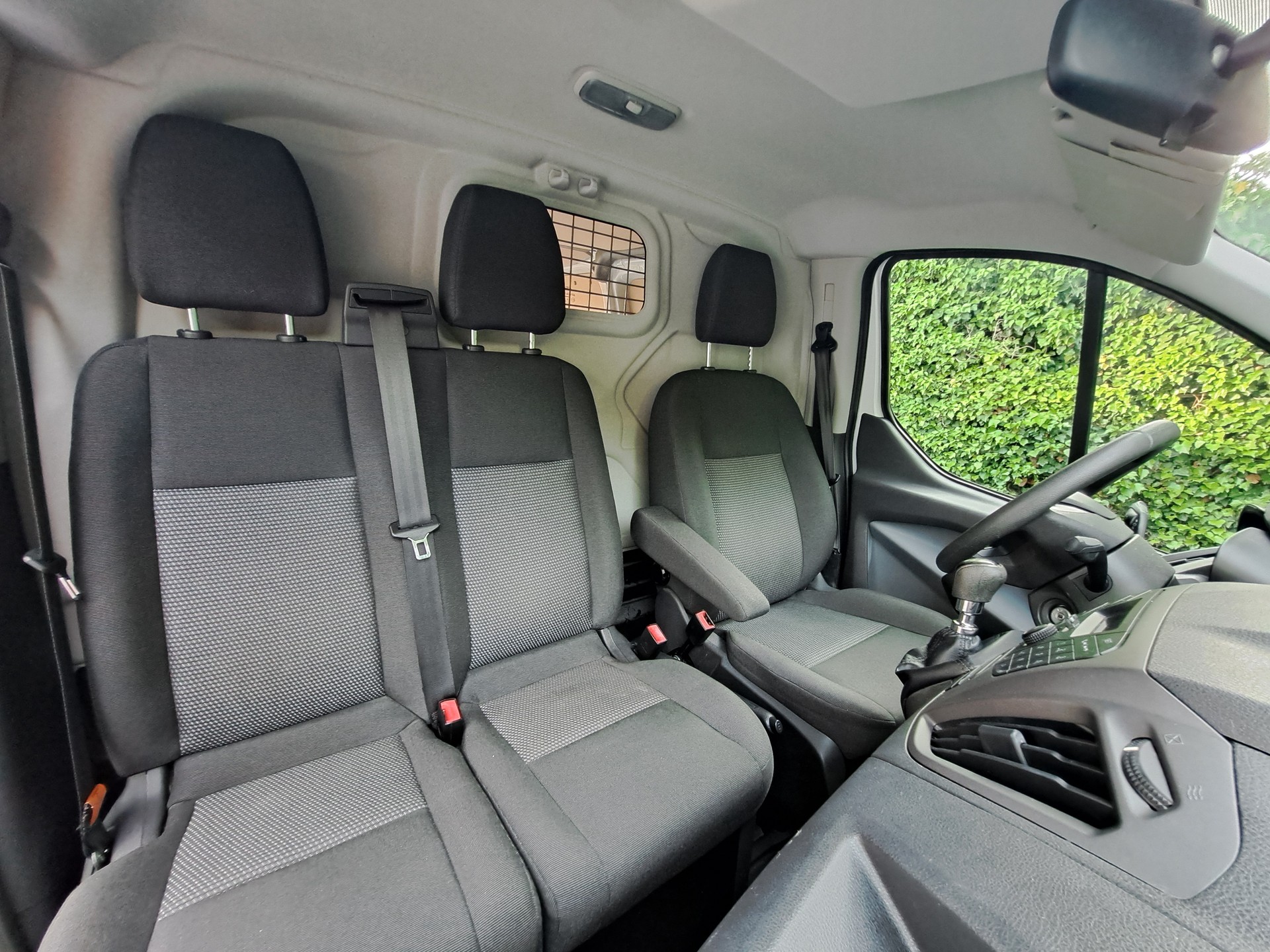 FORD TRANSIT CUSTOM 2.2 TDCi 100 Ambiente, L2H1-image-10