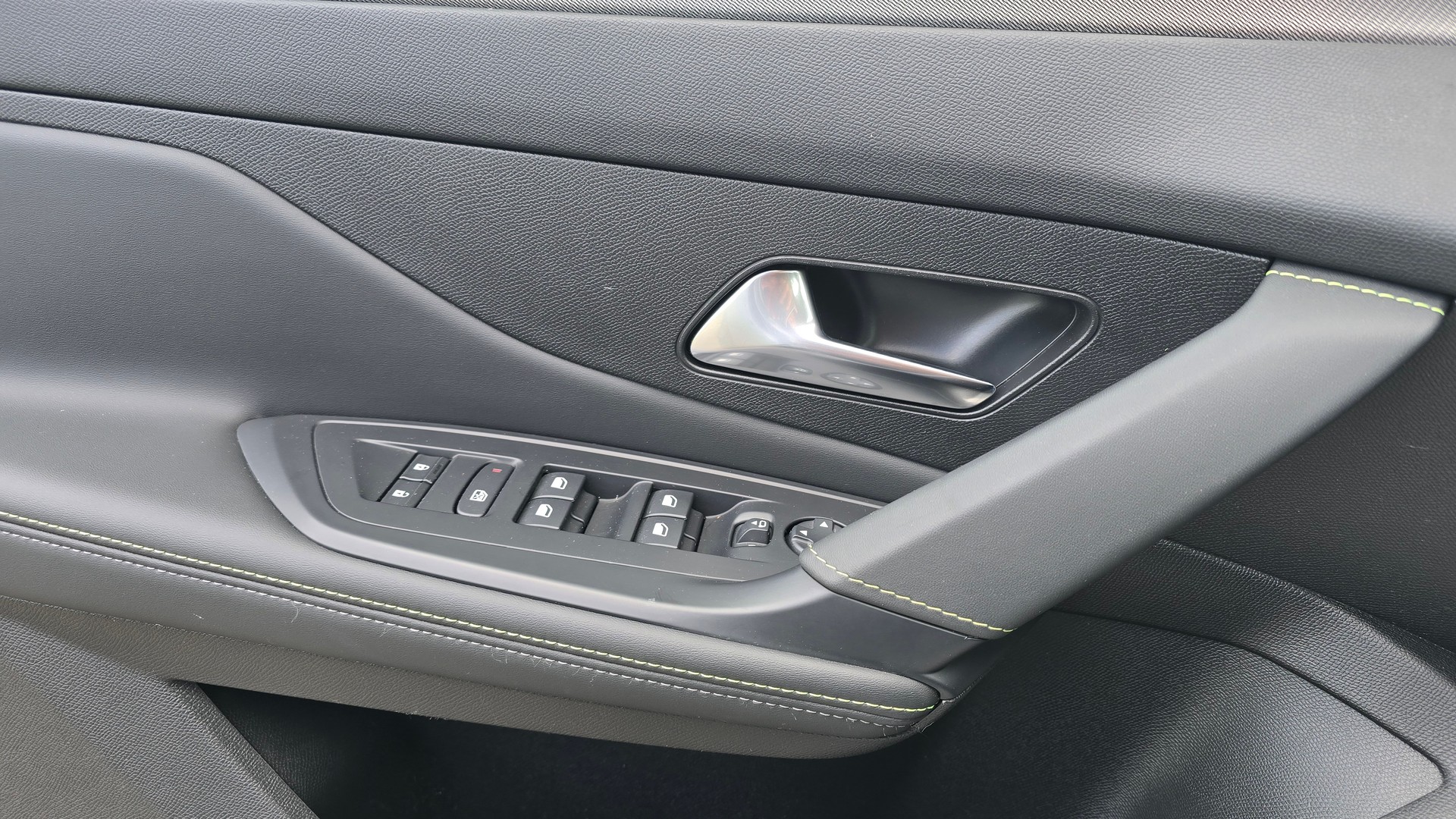 PEUGEOT 308 SW 1.6 PHEV 225 GT-image-17