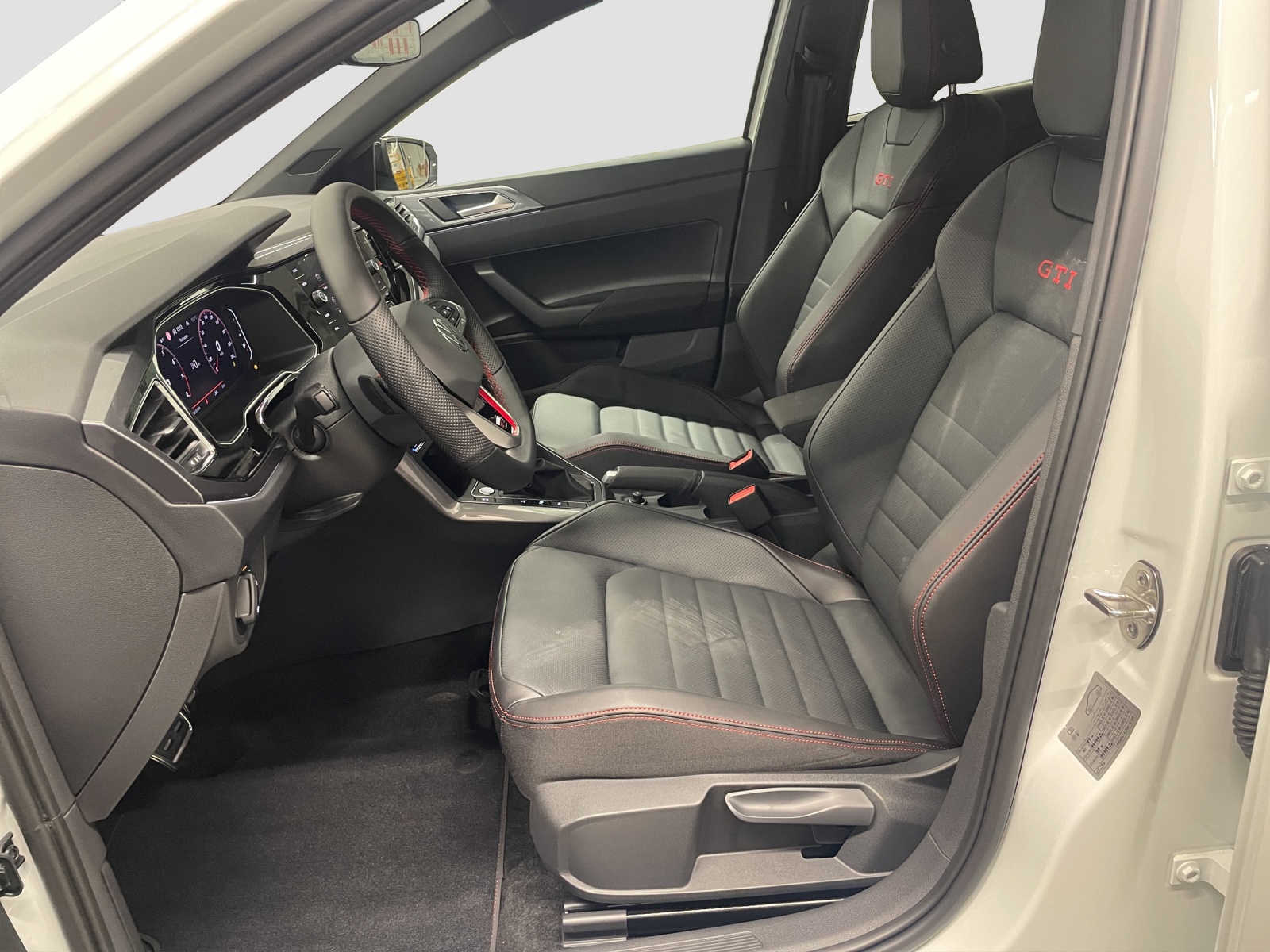 VW Polo 2.0 TSI GTI DSG-image-8