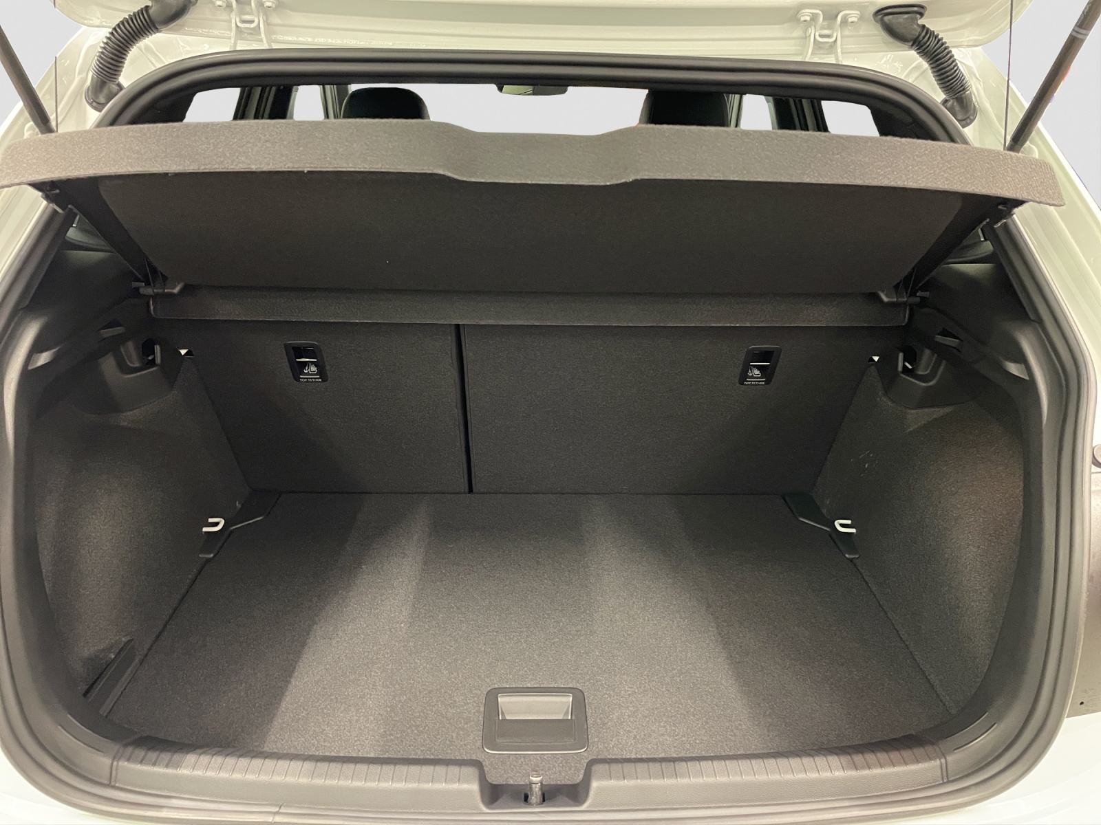 VW Polo 2.0 TSI GTI DSG-image-14