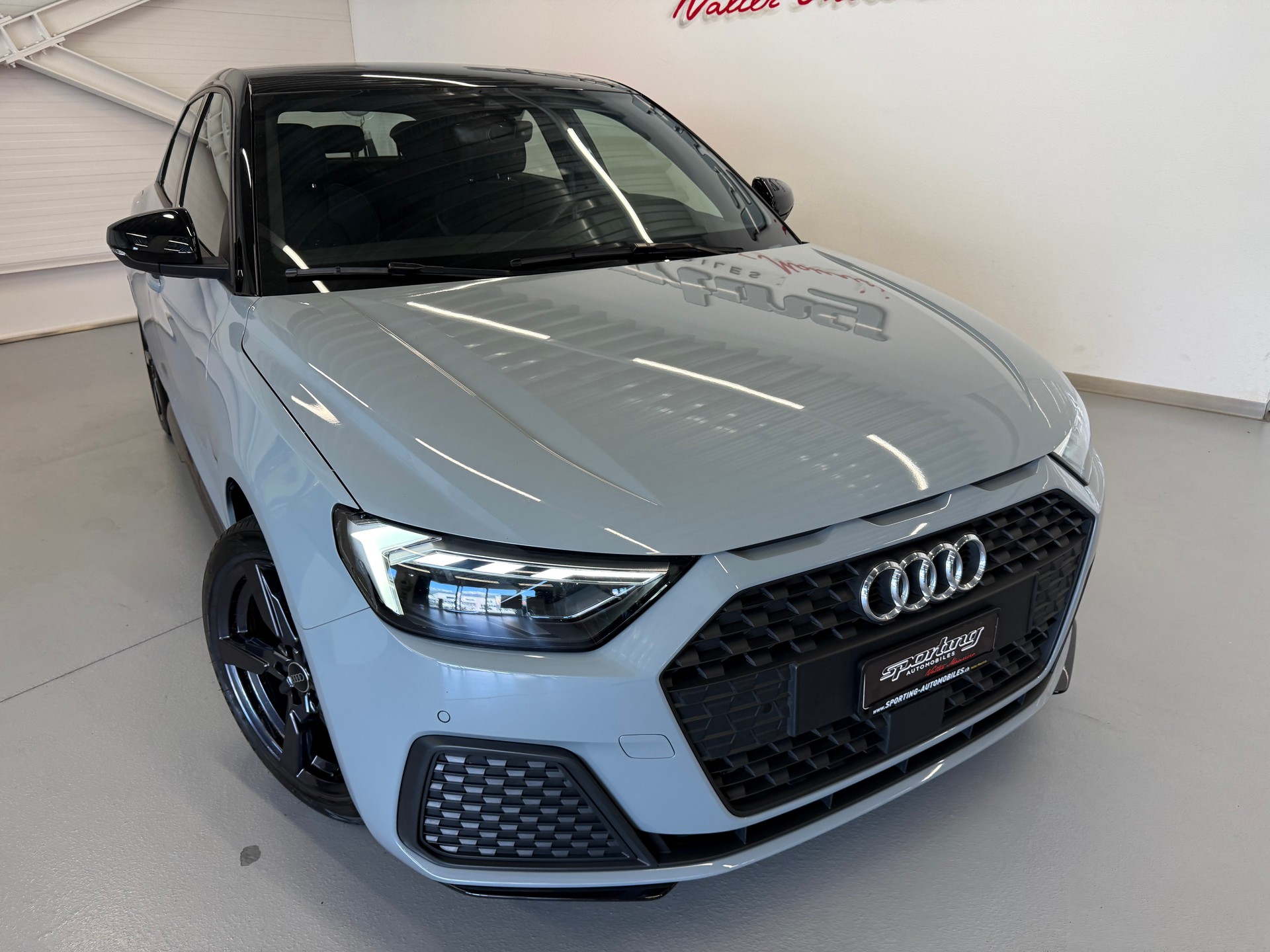 AUDI A1 Sportback 30 TFSI S Line S-tronic CH Auto-image-2