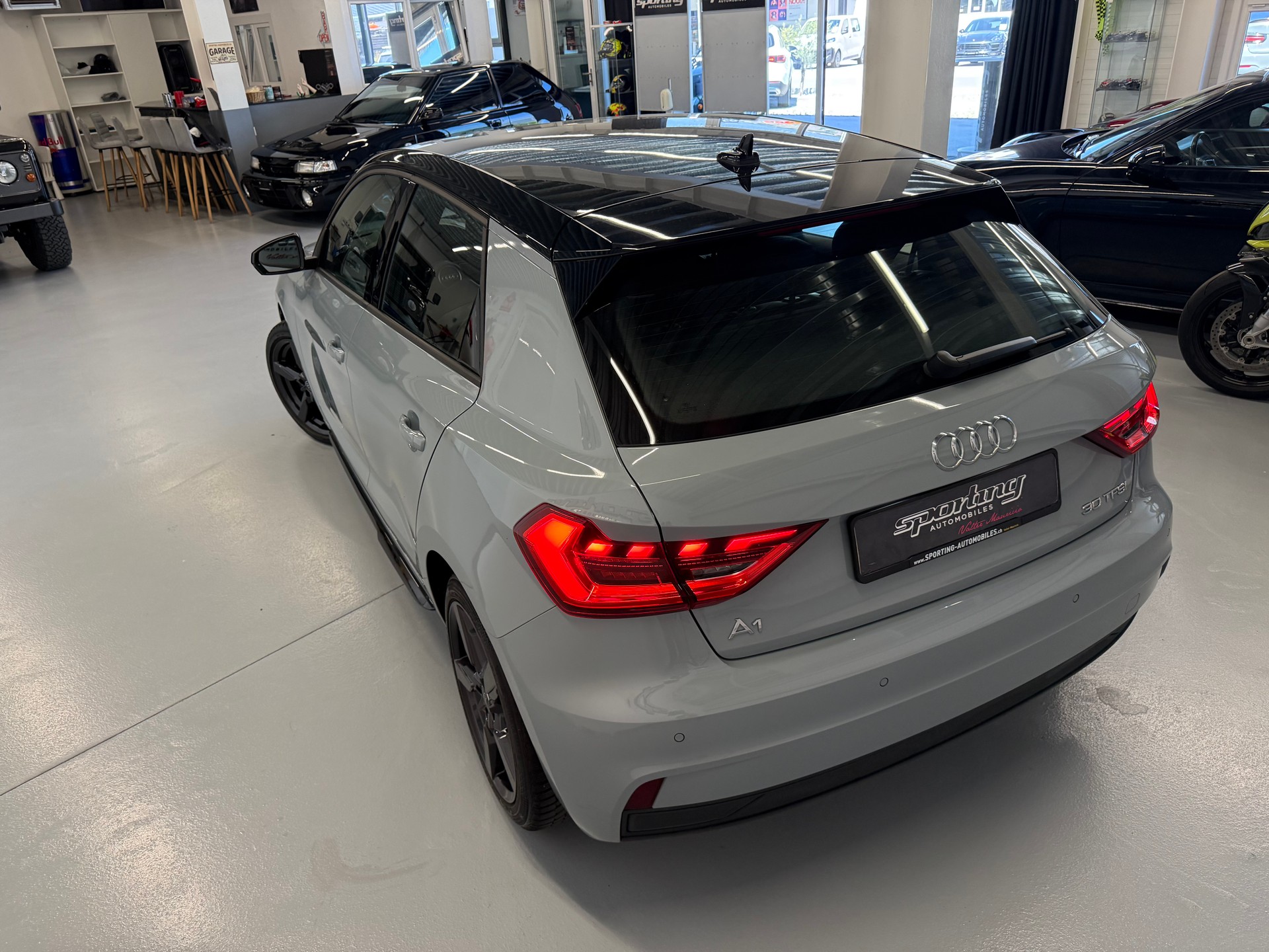 AUDI A1 Sportback 30 TFSI S Line S-tronic CH Auto-image-7