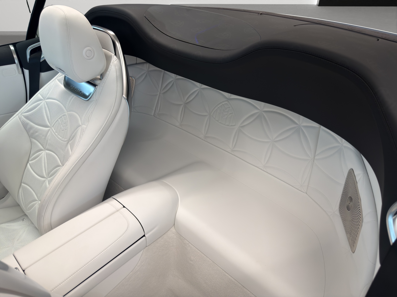 Image MERCEDES-BENZ SL-680 SL 680 Maybach Monogram Series