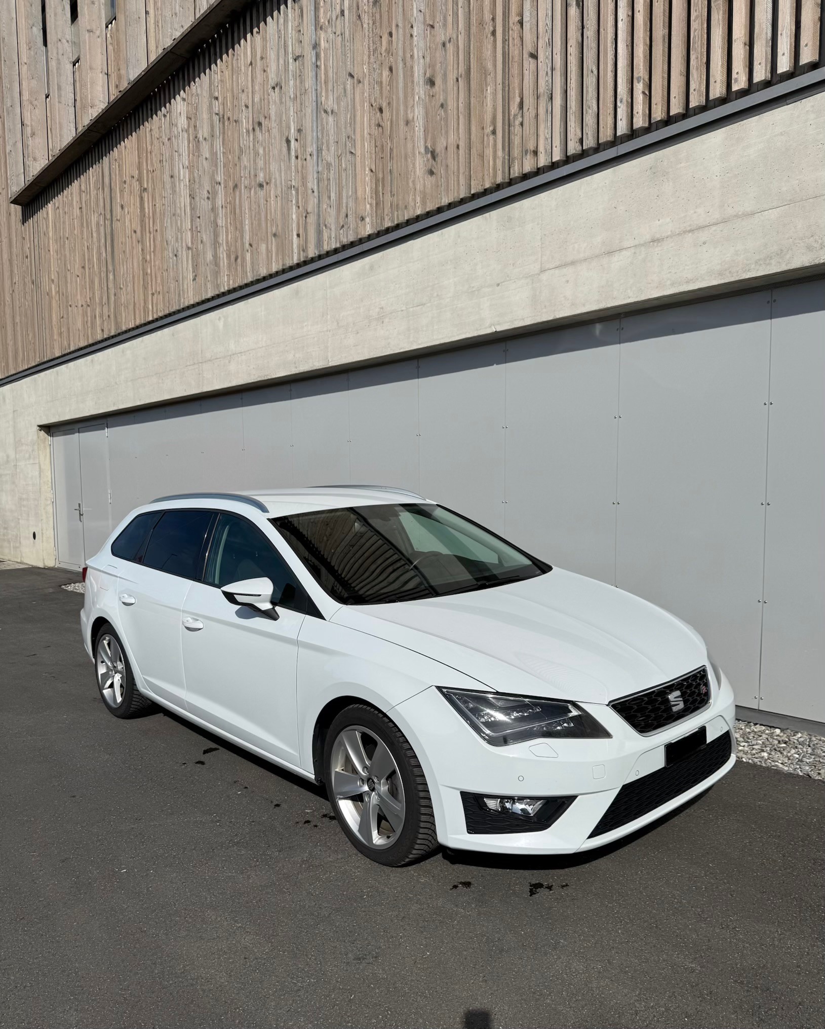 SEAT Leon ST 2.0 TDI FR Line 4Drive-image-7