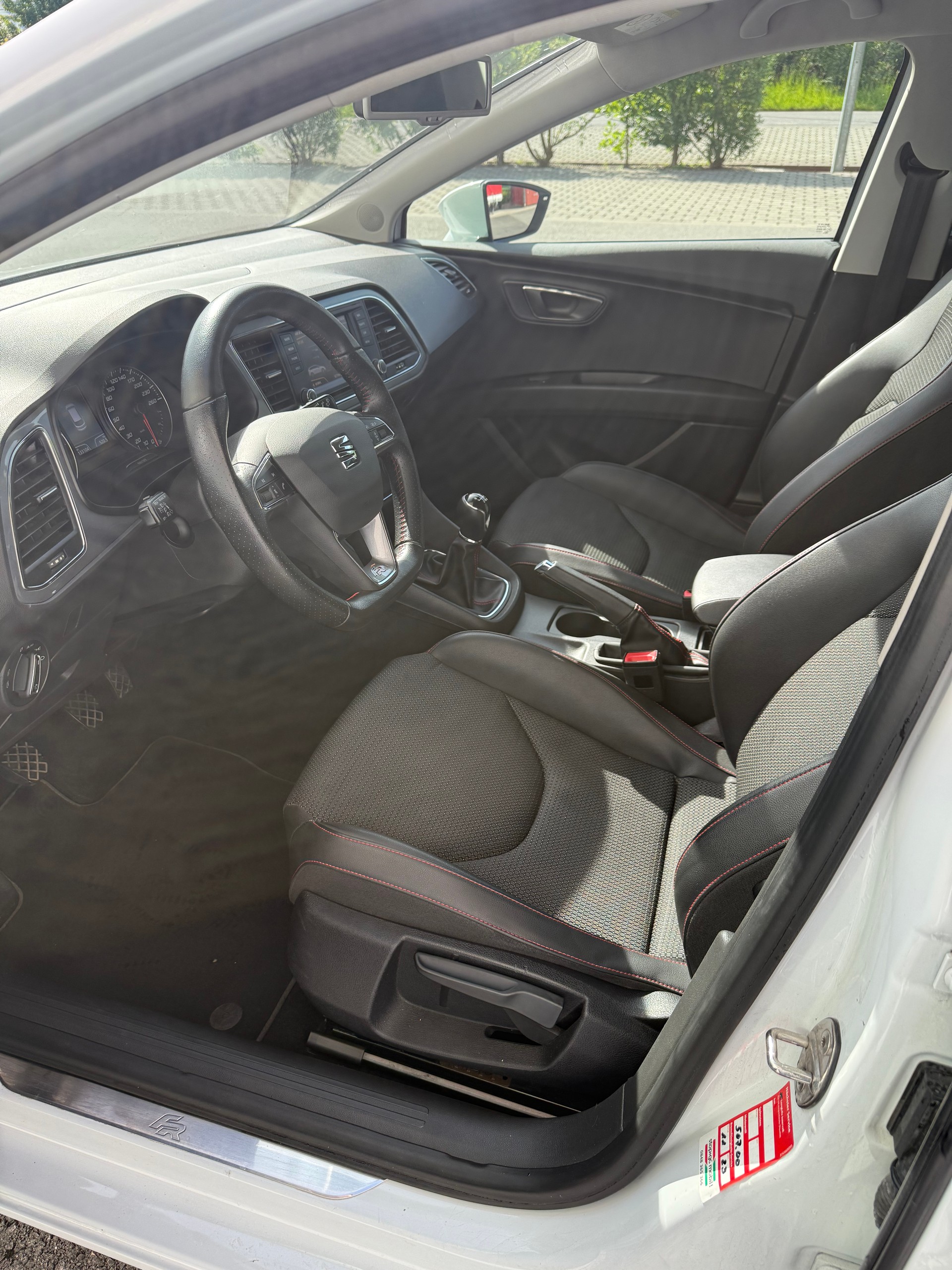 SEAT Leon ST 2.0 TDI FR Line 4Drive-image-8
