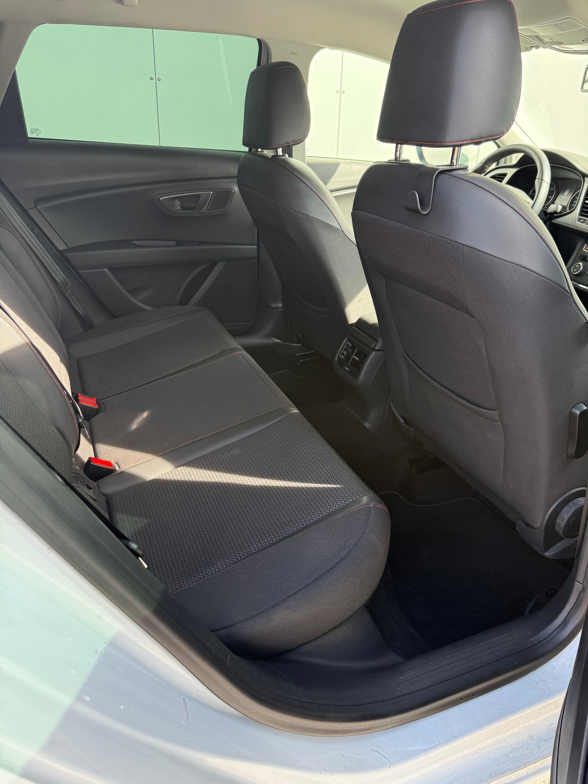 SEAT Leon ST 2.0 TDI FR Line 4Drive-image-11
