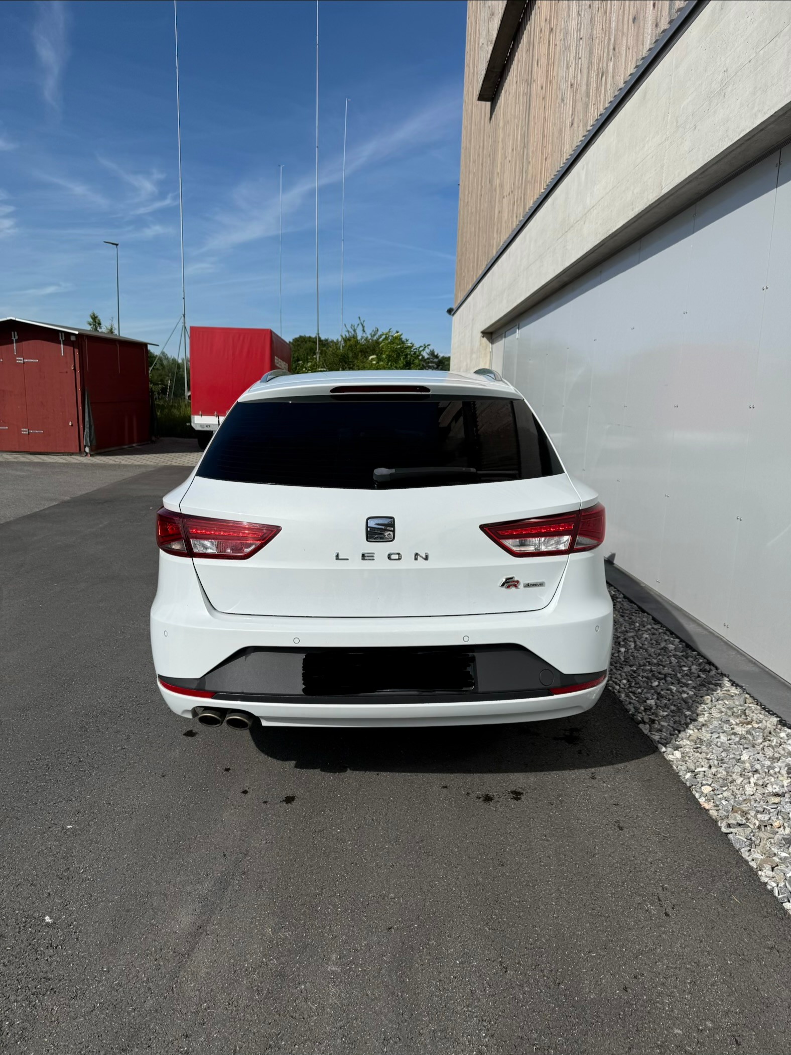 SEAT Leon ST 2.0 TDI FR Line 4Drive-image-4