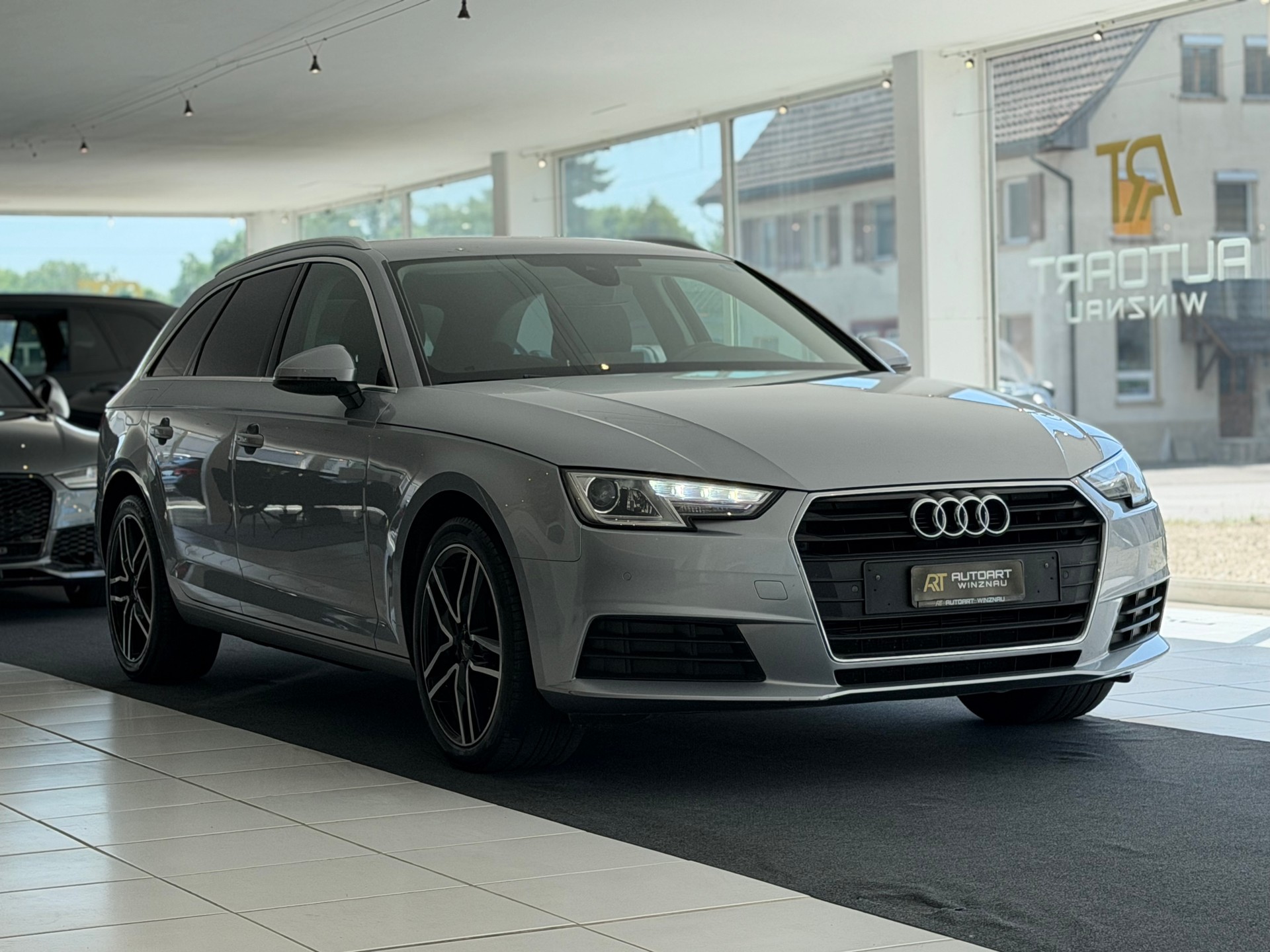 AUDI A4 Avant 2.0 TDI AHK. **Frisch ab MFK & Service**-showroom-element-2