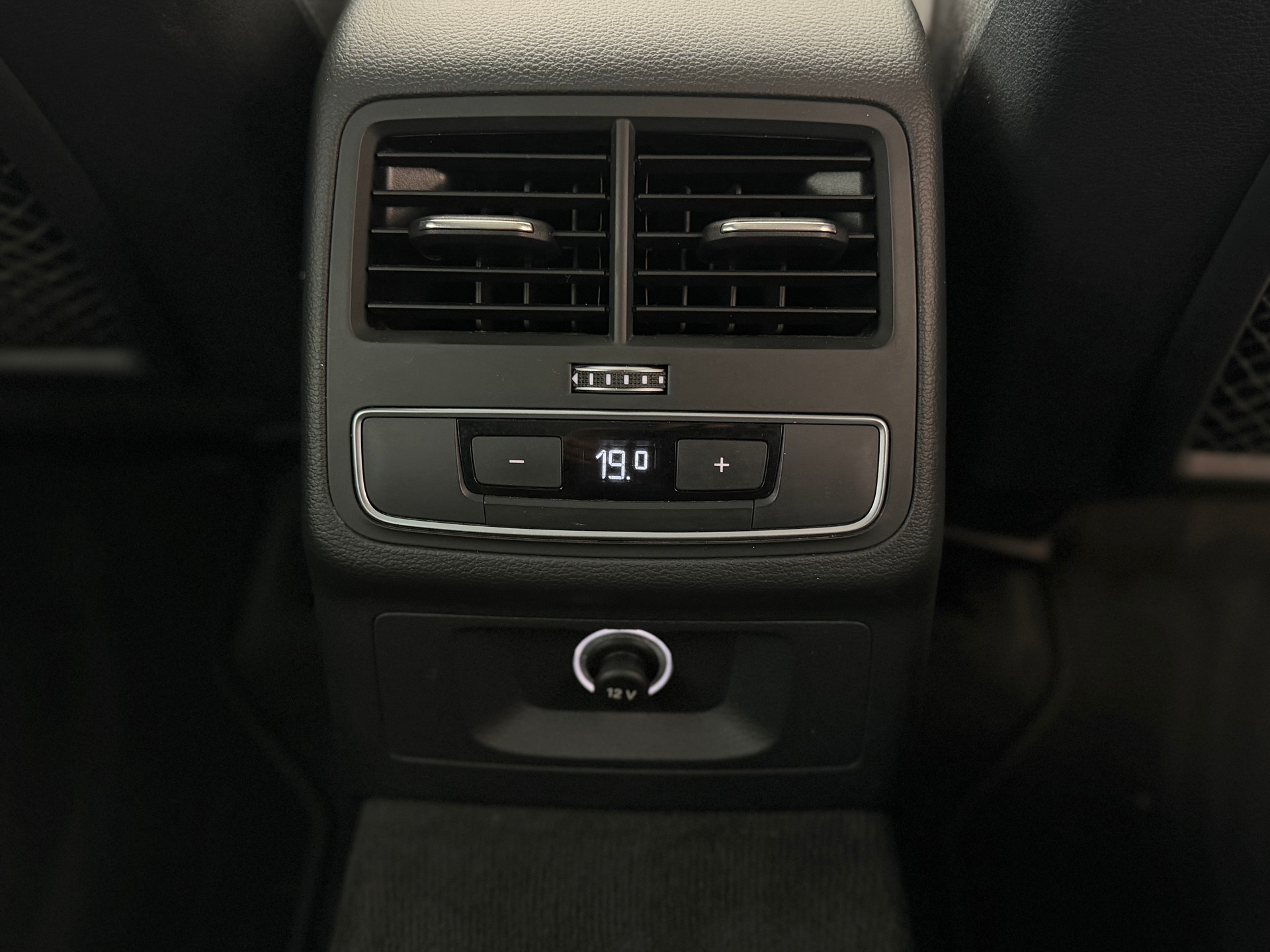 AUDI A4 Avant 2.0 TDI AHK. **Frisch ab MFK & Service**-image-23