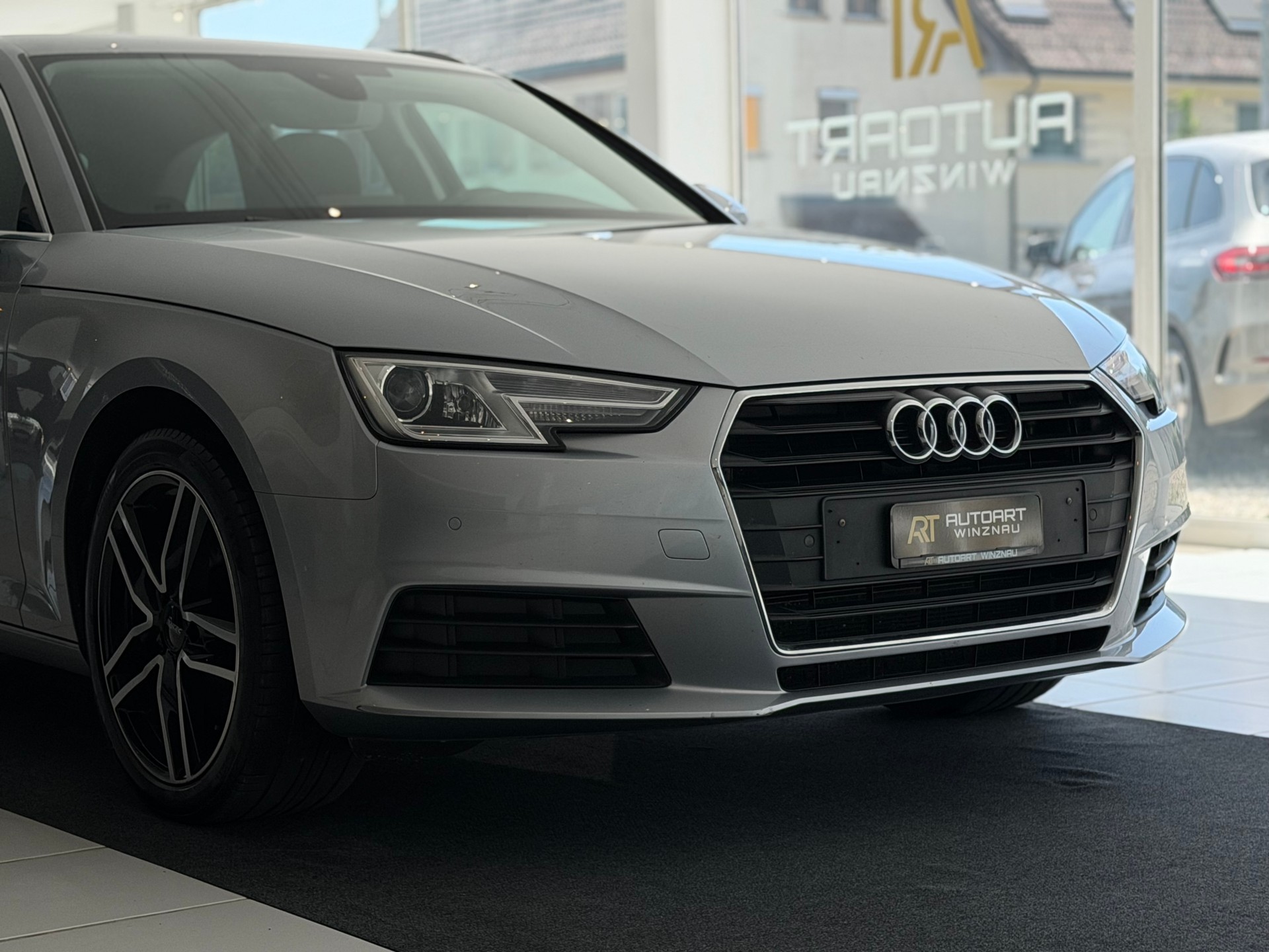AUDI A4 Avant 2.0 TDI AHK. **Frisch ab MFK & Service**-showroom-element-3